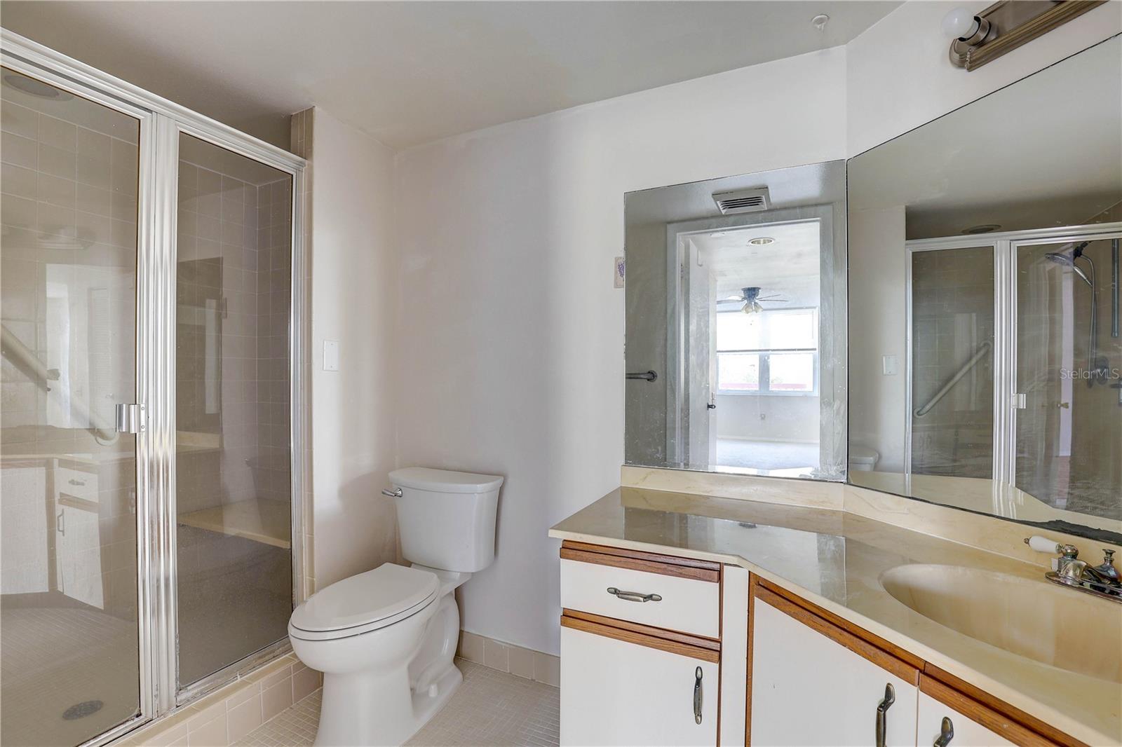 Image 18 of 35 For 2333 Feather Sound Drive A401