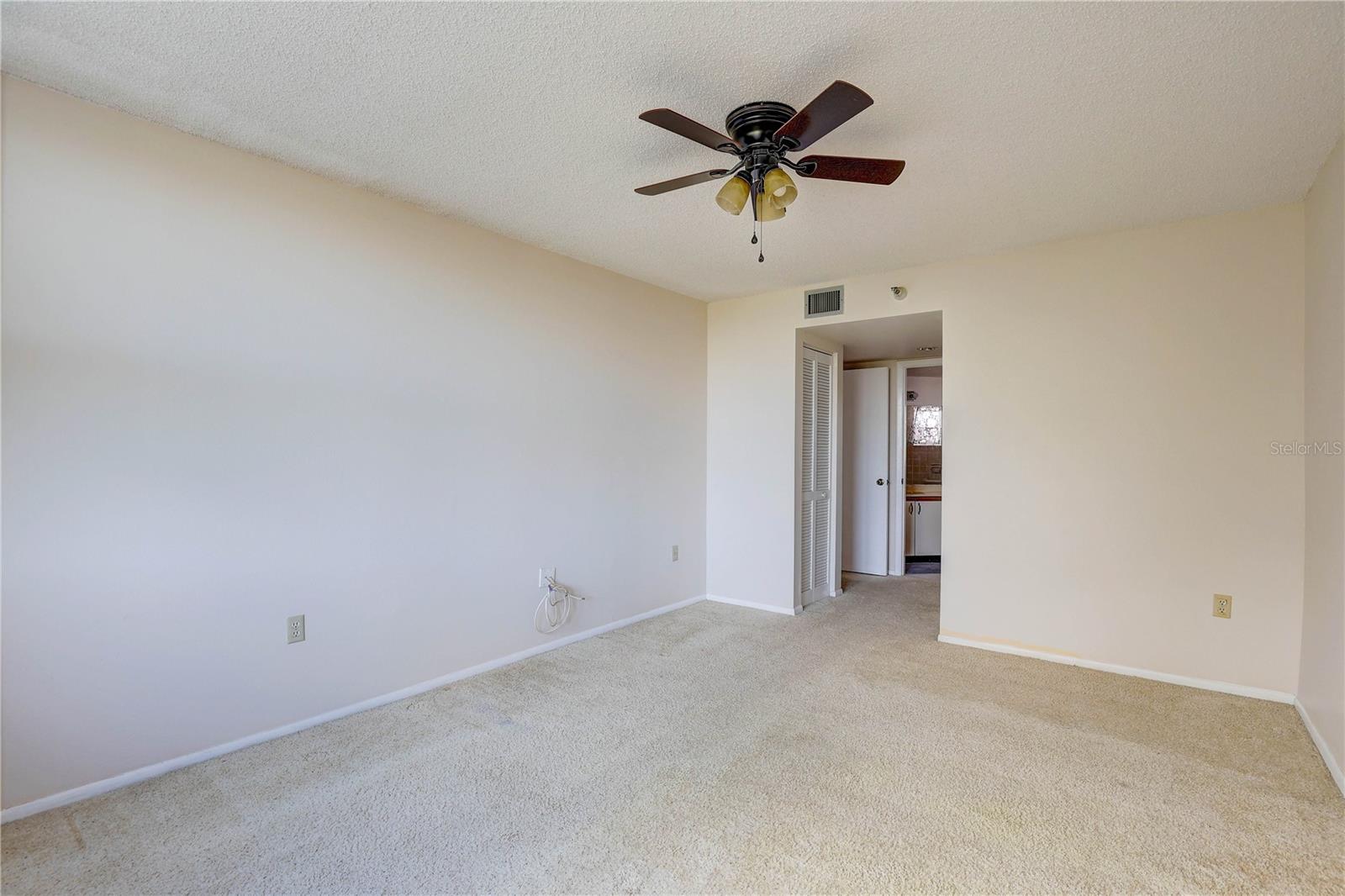 Image 22 of 35 For 2333 Feather Sound Drive A401