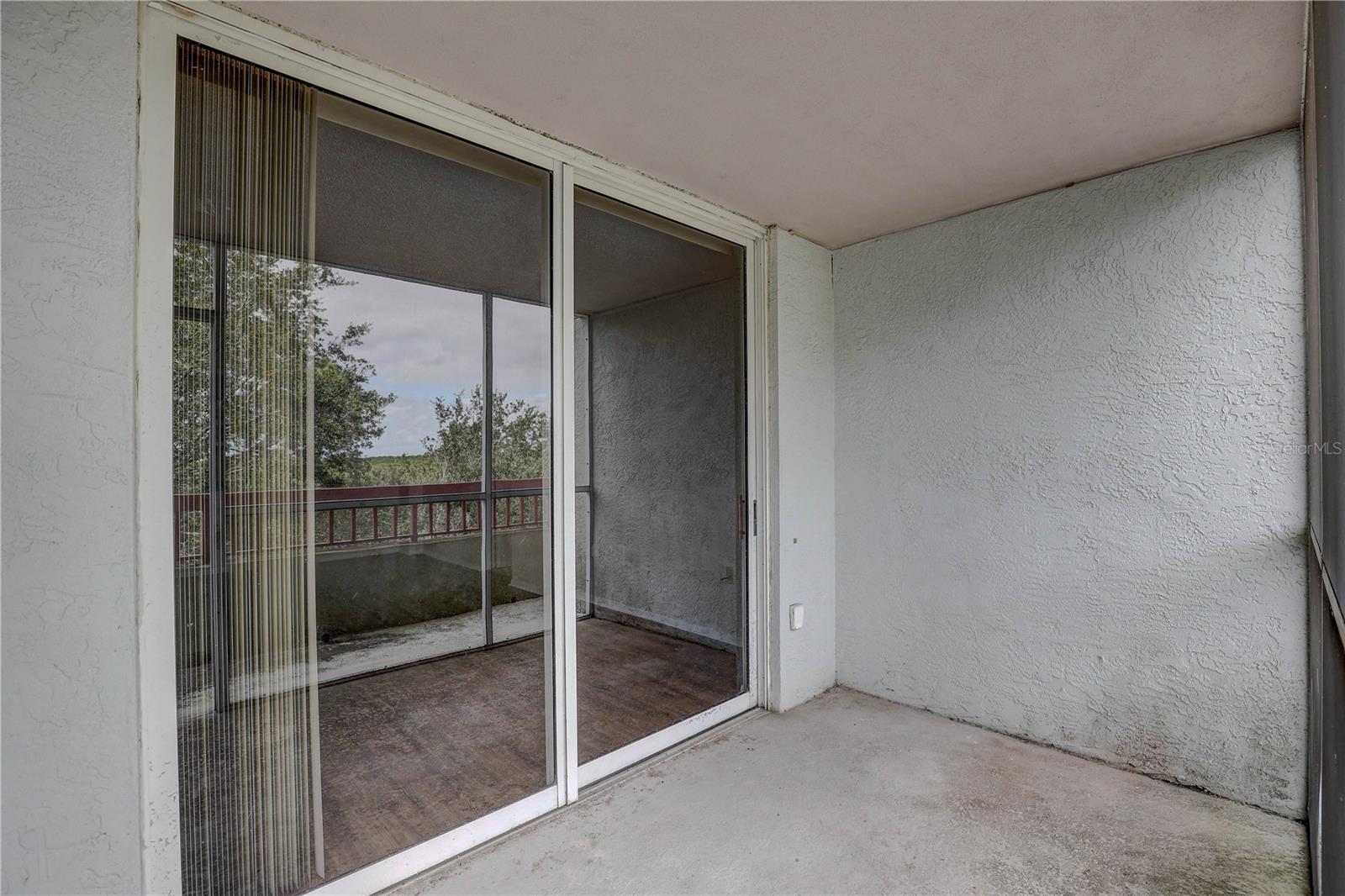 Image 34 of 35 For 2333 Feather Sound Drive A401