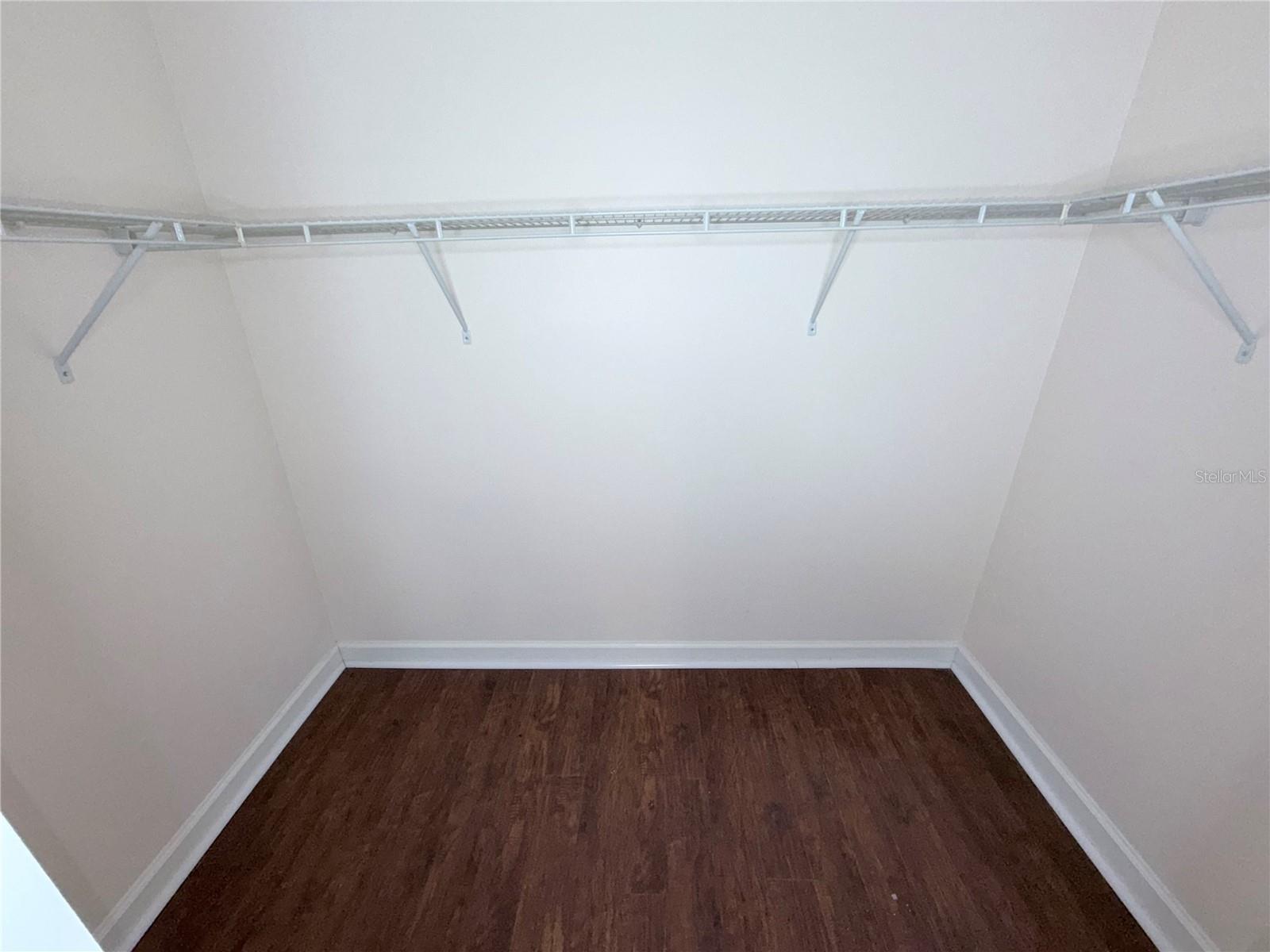 Listing photo id 13 for 1318 Humphrey Street