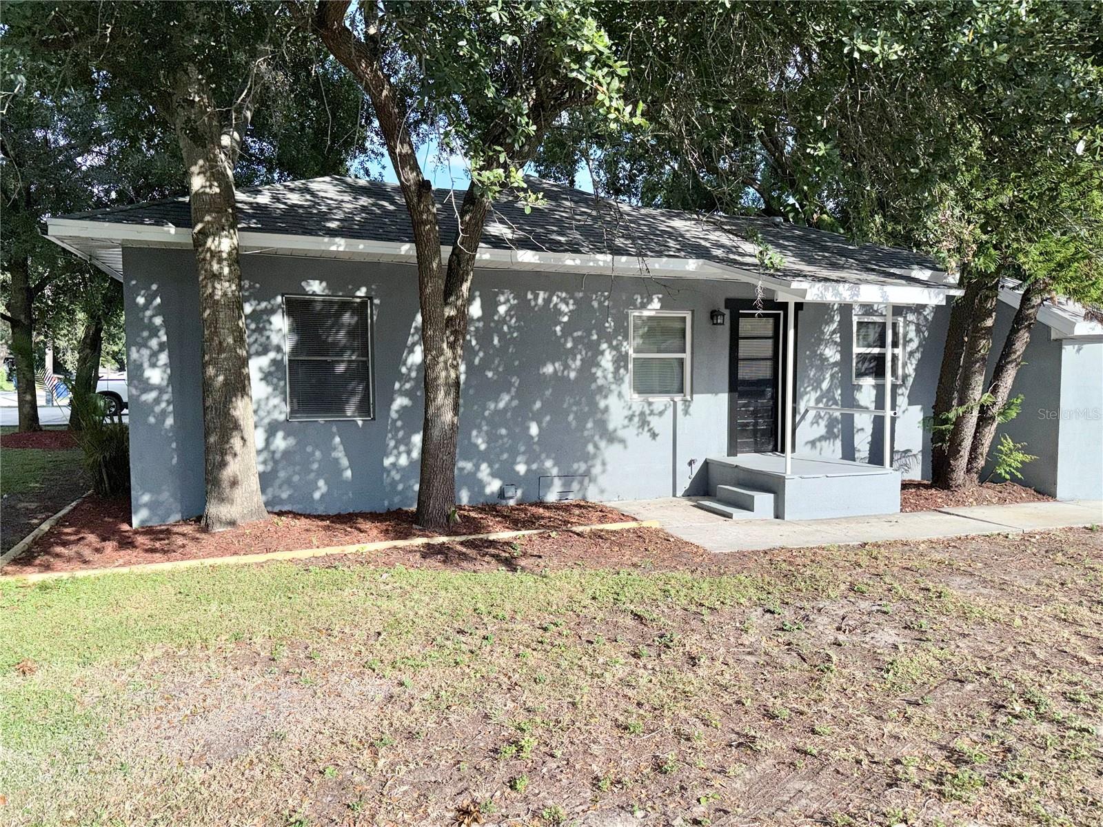 Listing photo id 1 for 1318 Humphrey Street