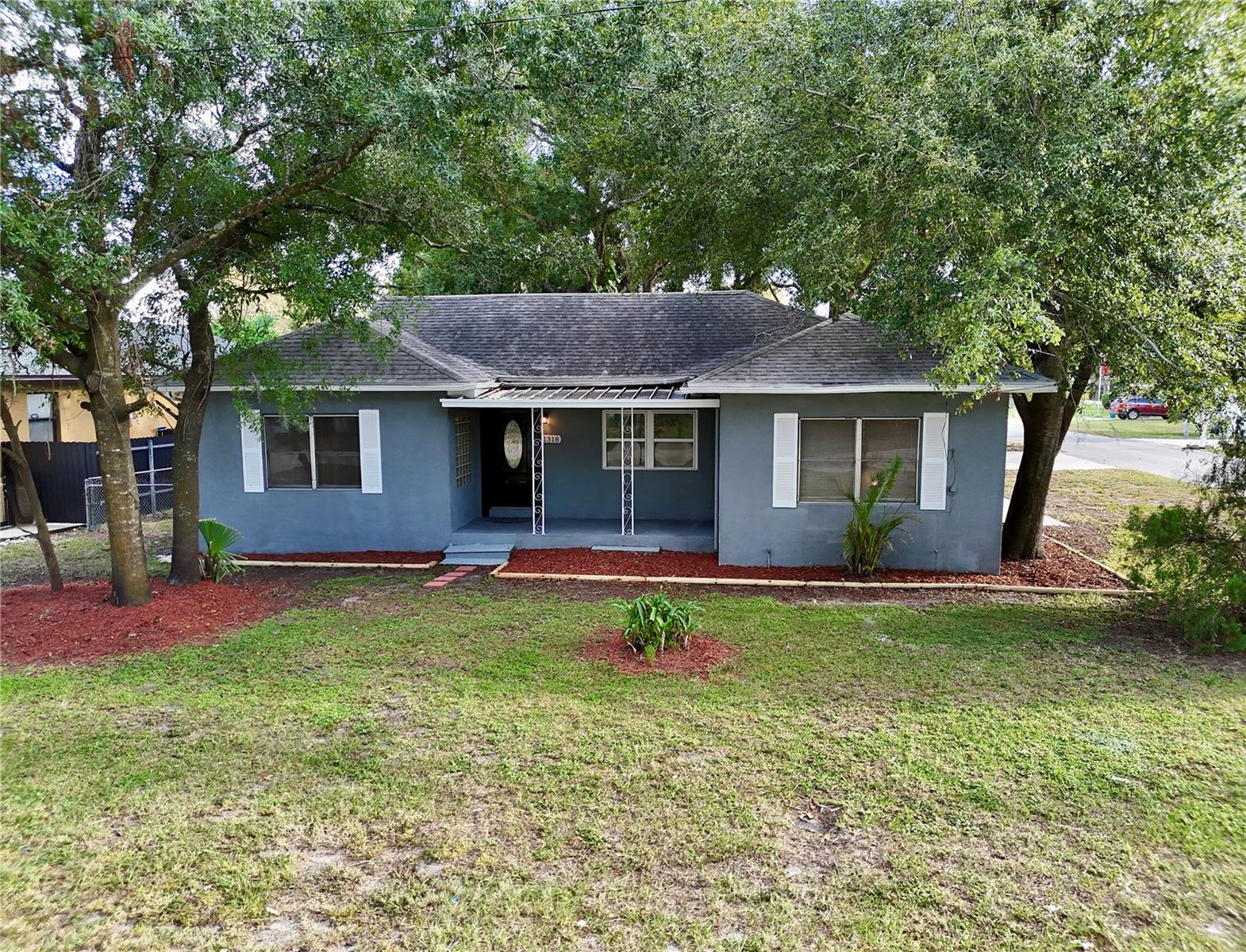 Listing photo id 29 for 1318 Humphrey Street