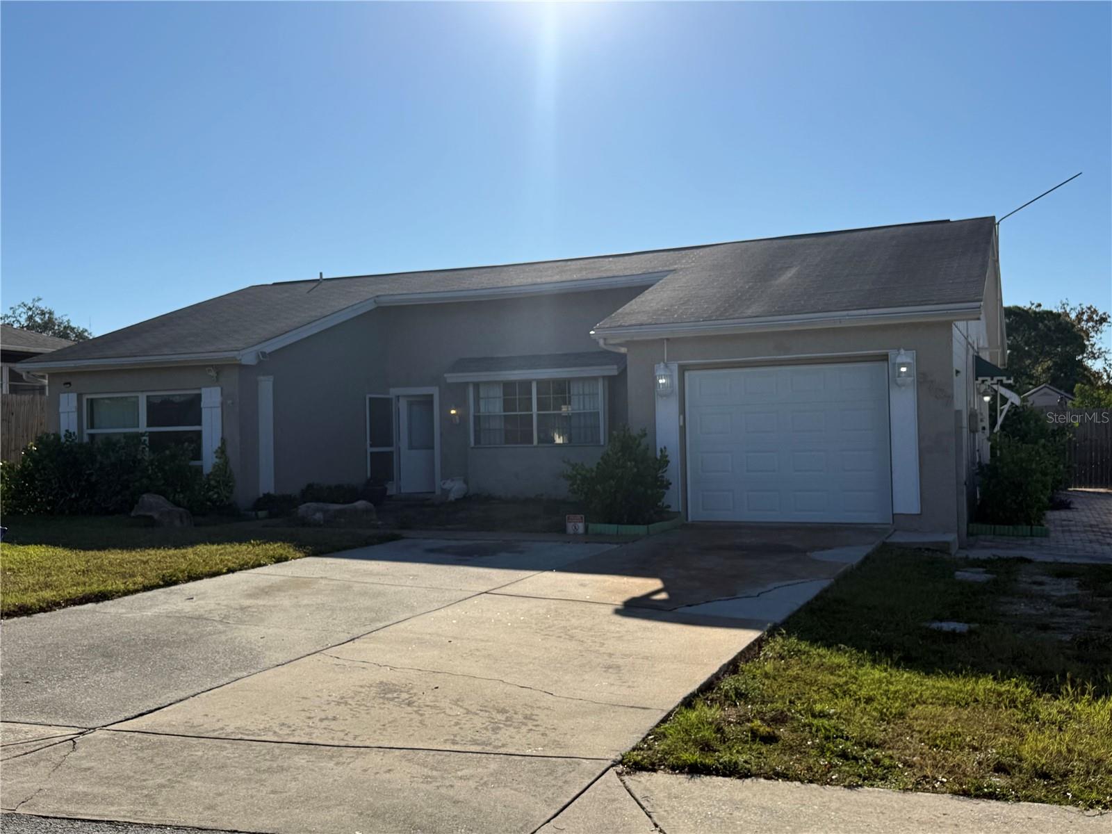 Listing photo id 0 for 3707 Pinehurst Drive