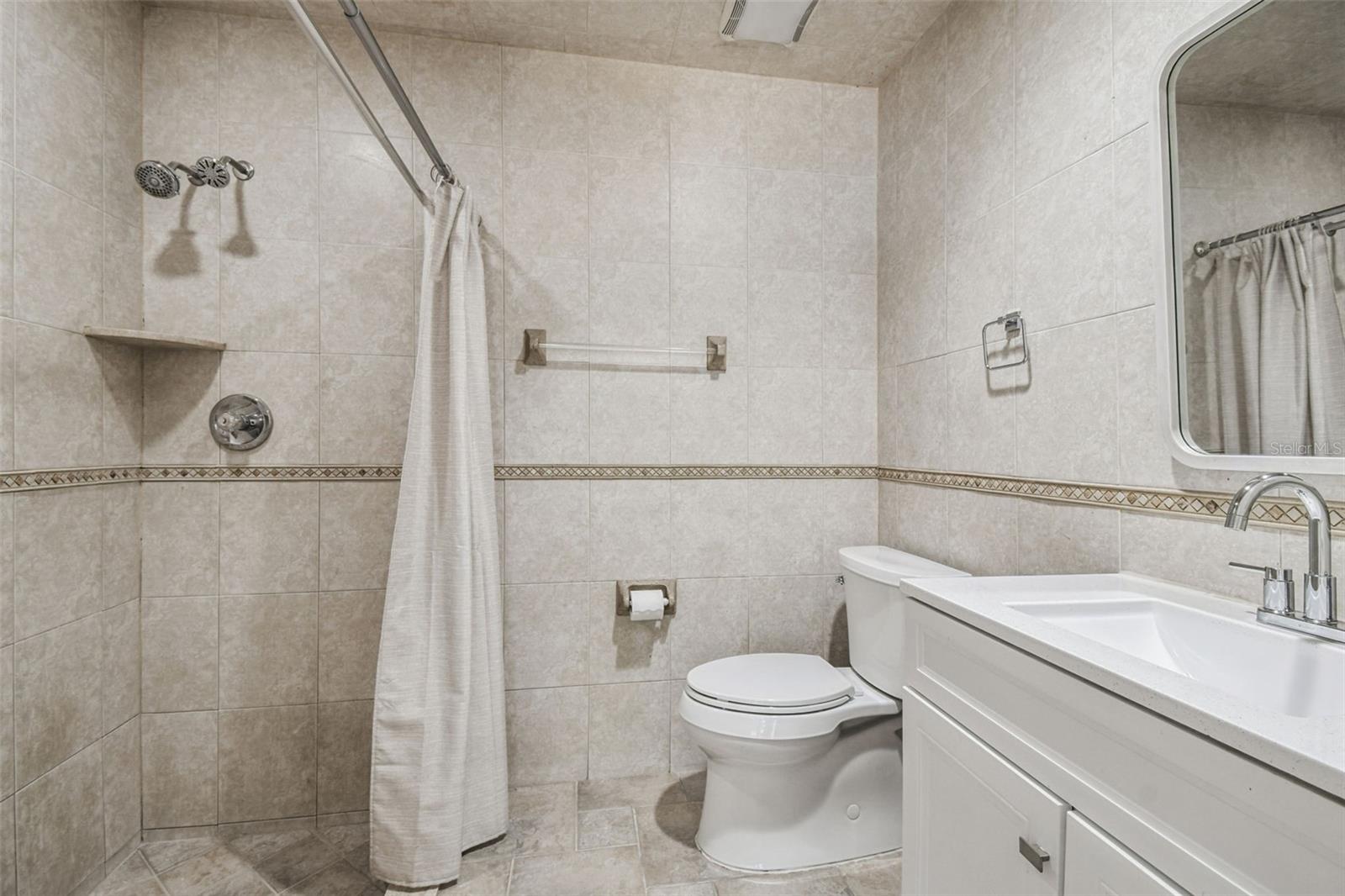 Listing photo id 20 for 3707 Pinehurst Drive