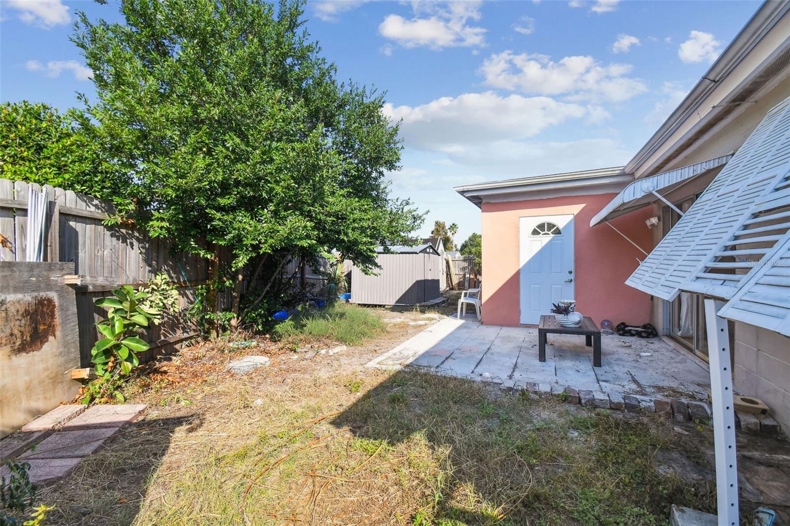 Listing photo id 21 for 3707 Pinehurst Drive