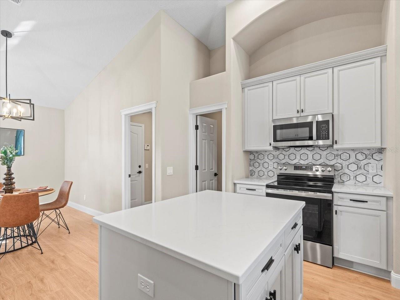 Image 16 of 72 For 6840 Sparkling Way