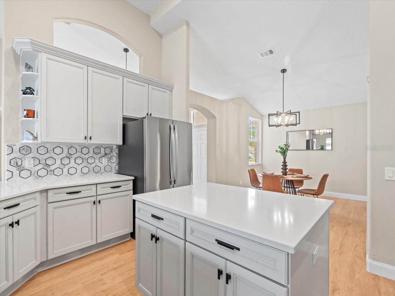 Image 18 of 72 For 6840 Sparkling Way