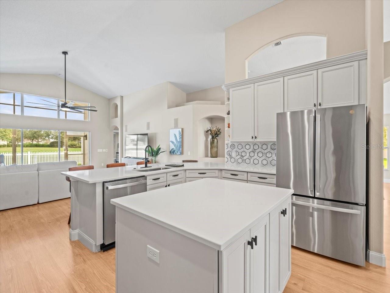 Image 19 of 72 For 6840 Sparkling Way