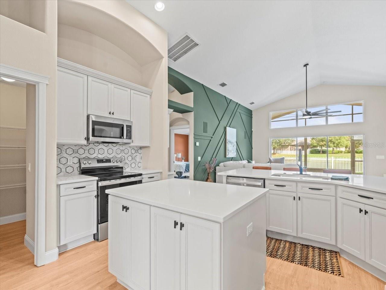 Image 20 of 72 For 6840 Sparkling Way