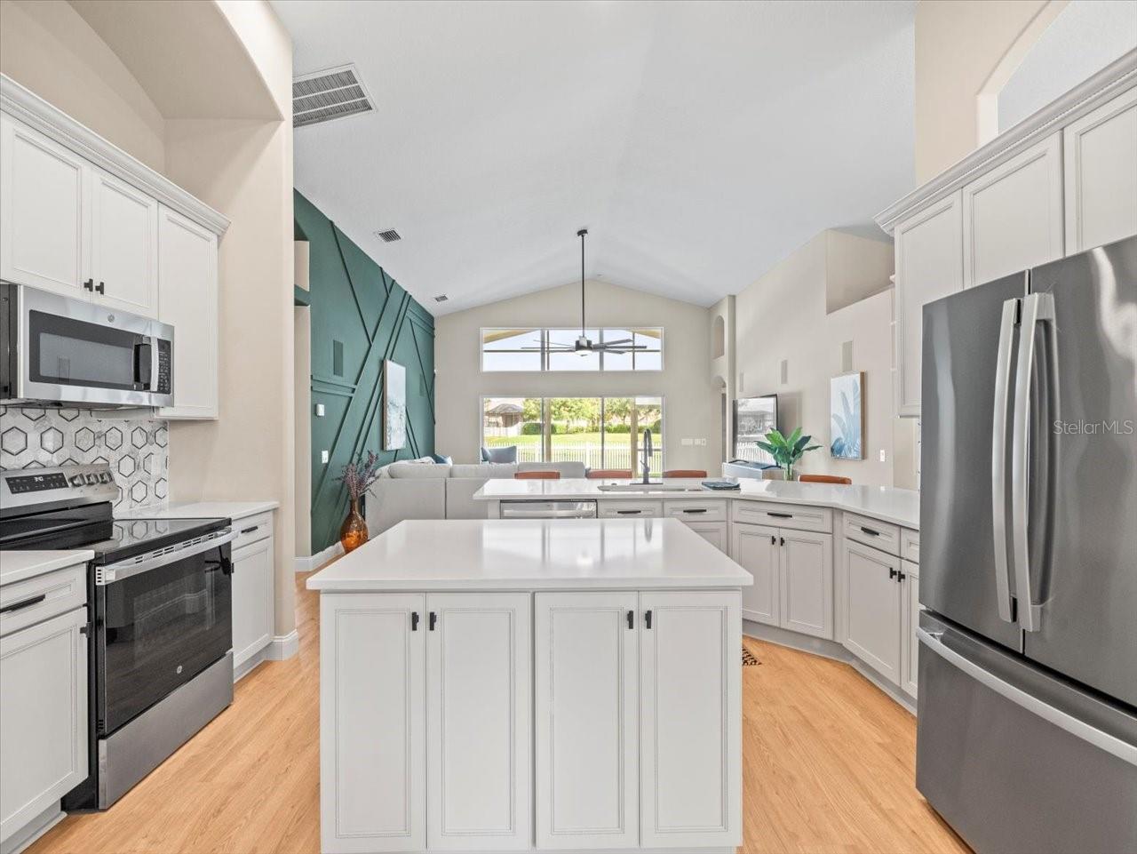 Image 21 of 72 For 6840 Sparkling Way