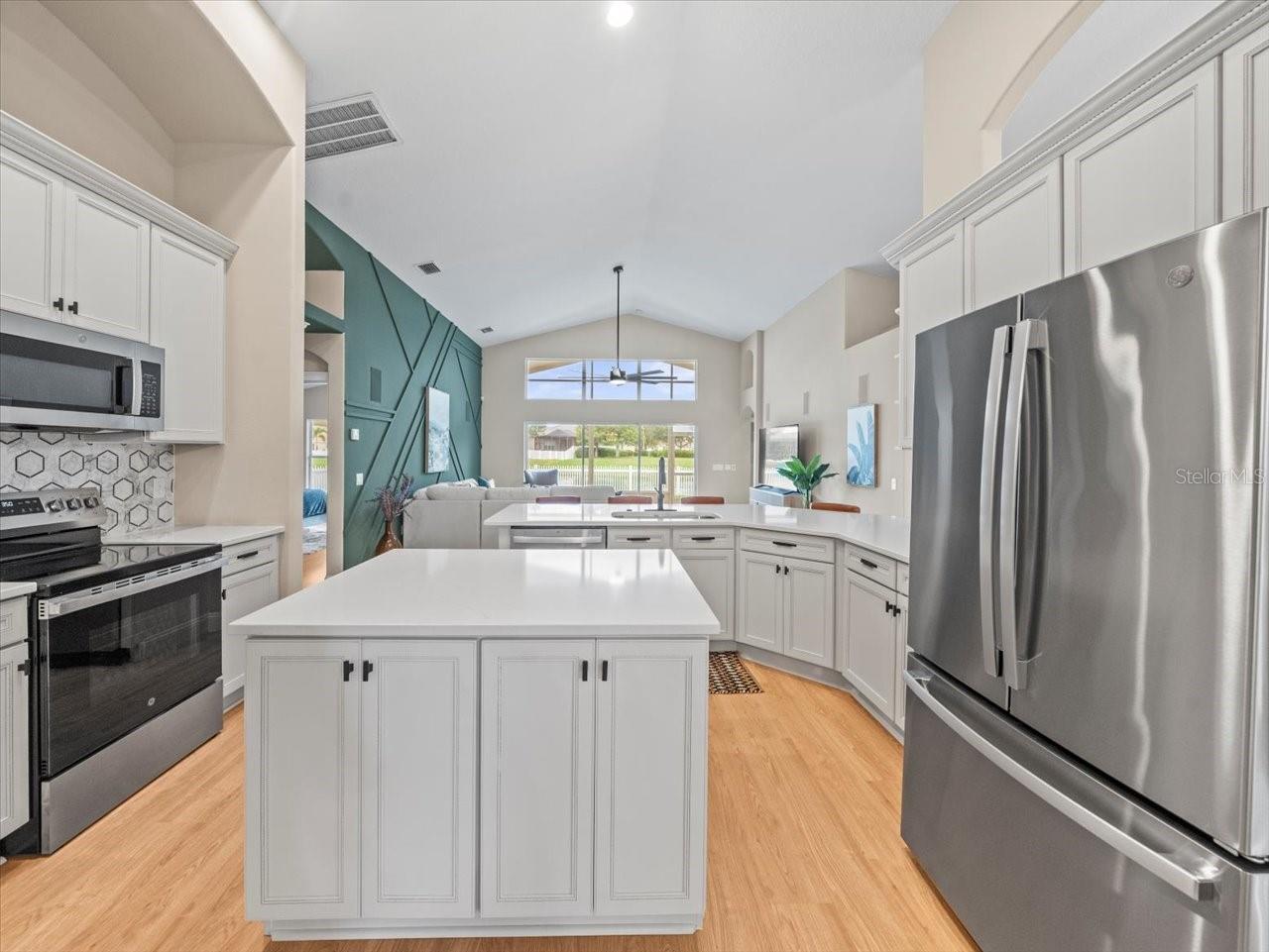 Image 22 of 72 For 6840 Sparkling Way