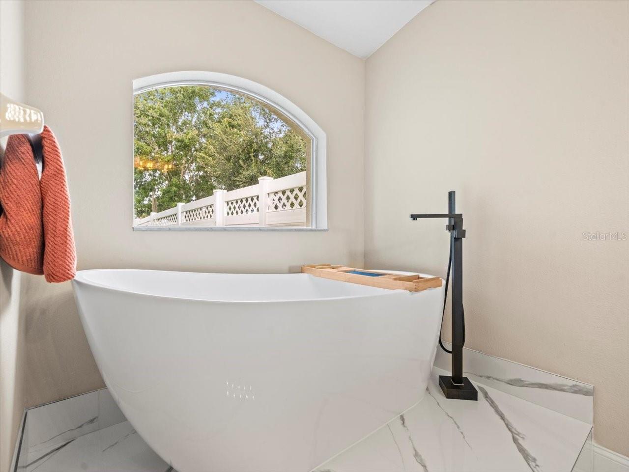 Image 40 of 72 For 6840 Sparkling Way