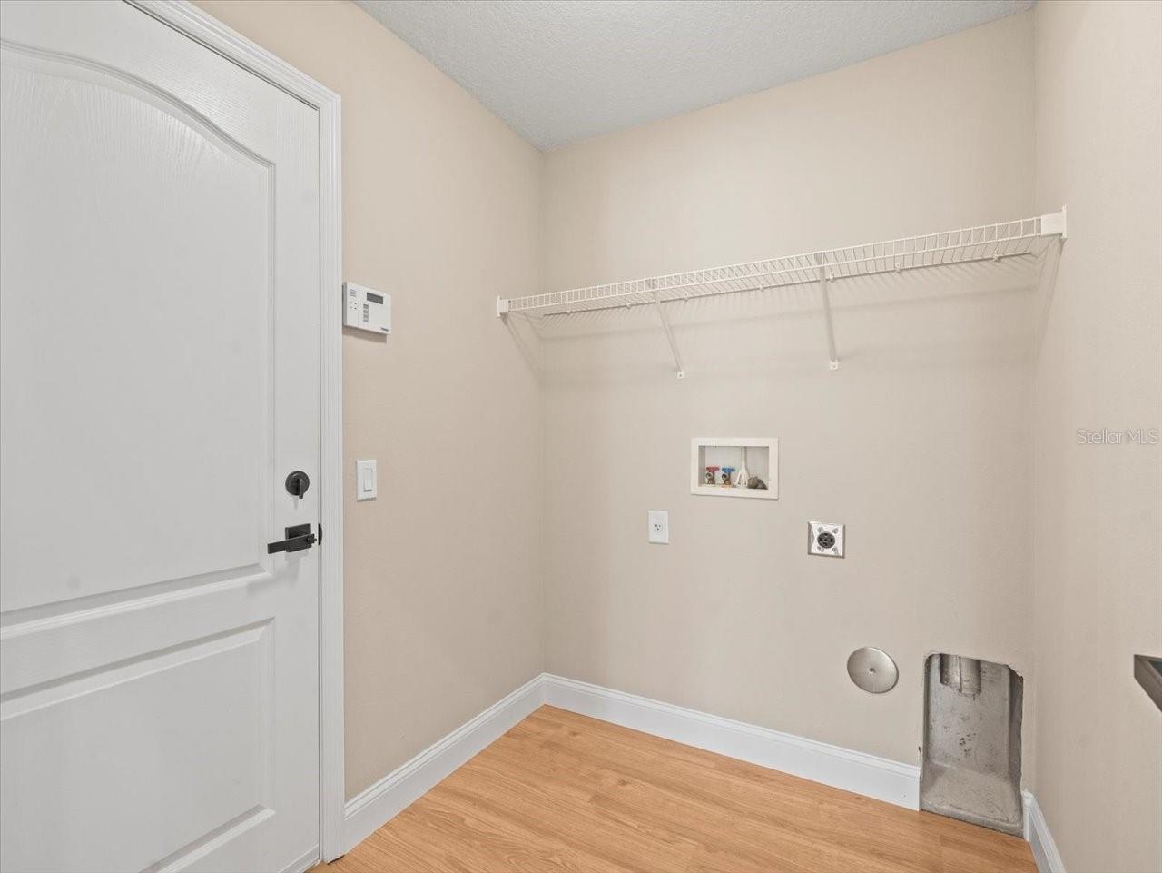 Image 49 of 72 For 6840 Sparkling Way