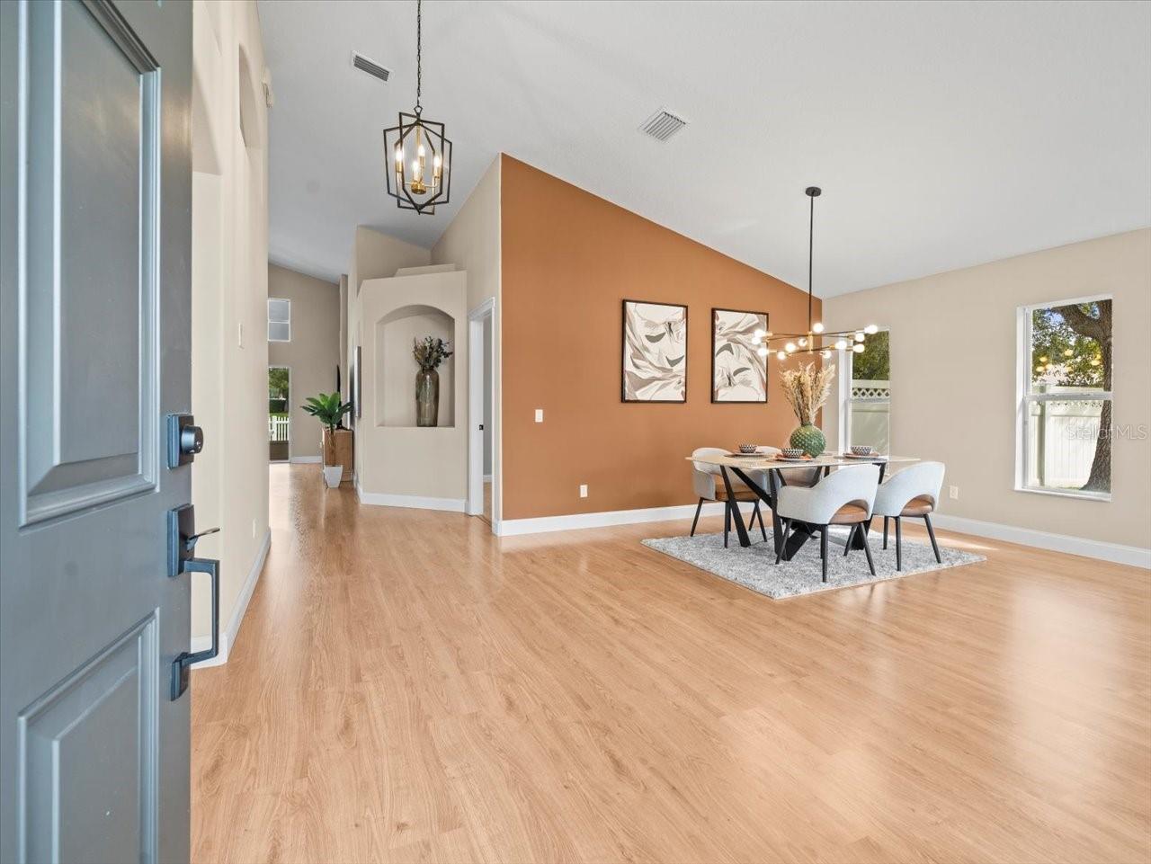 Image 6 of 72 For 6840 Sparkling Way