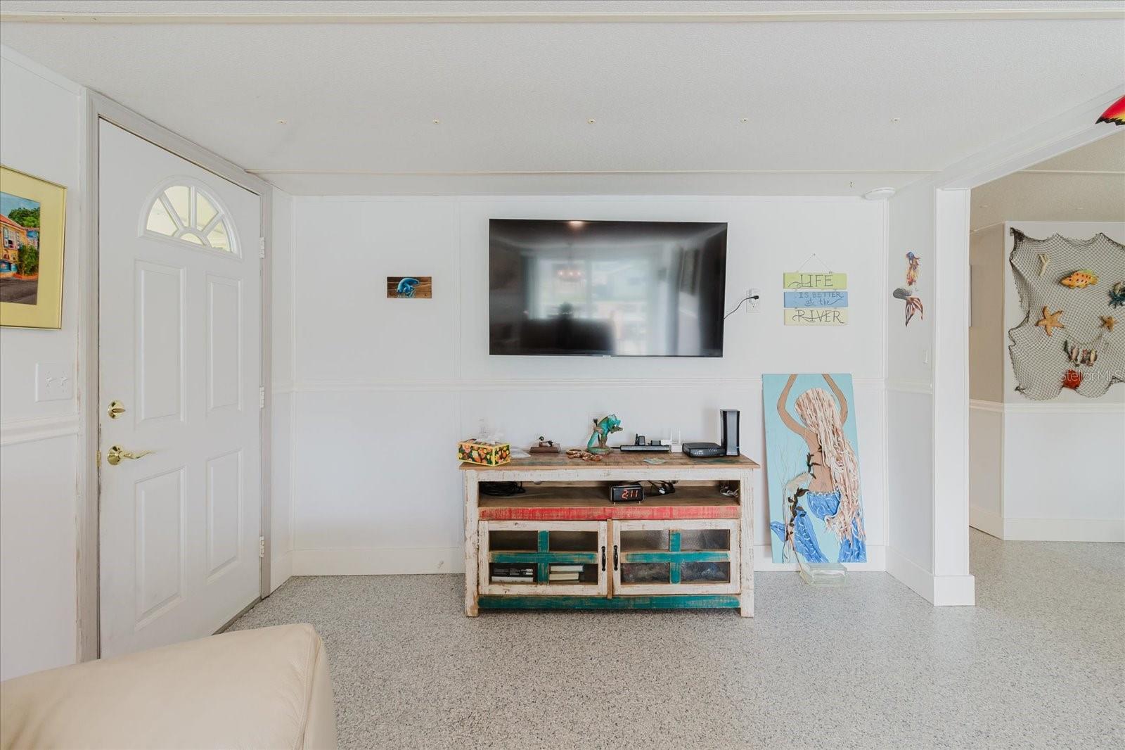 Image 19 of 93 For 5312 Circle Drive