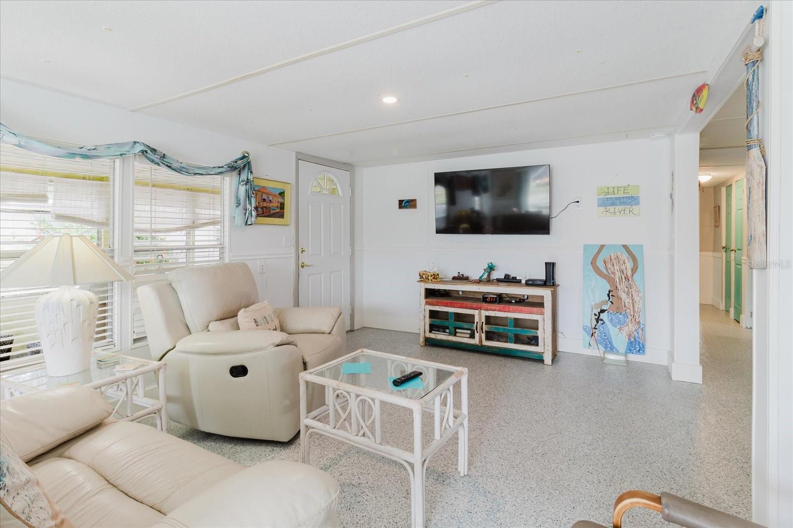 Image 20 of 93 For 5312 Circle Drive