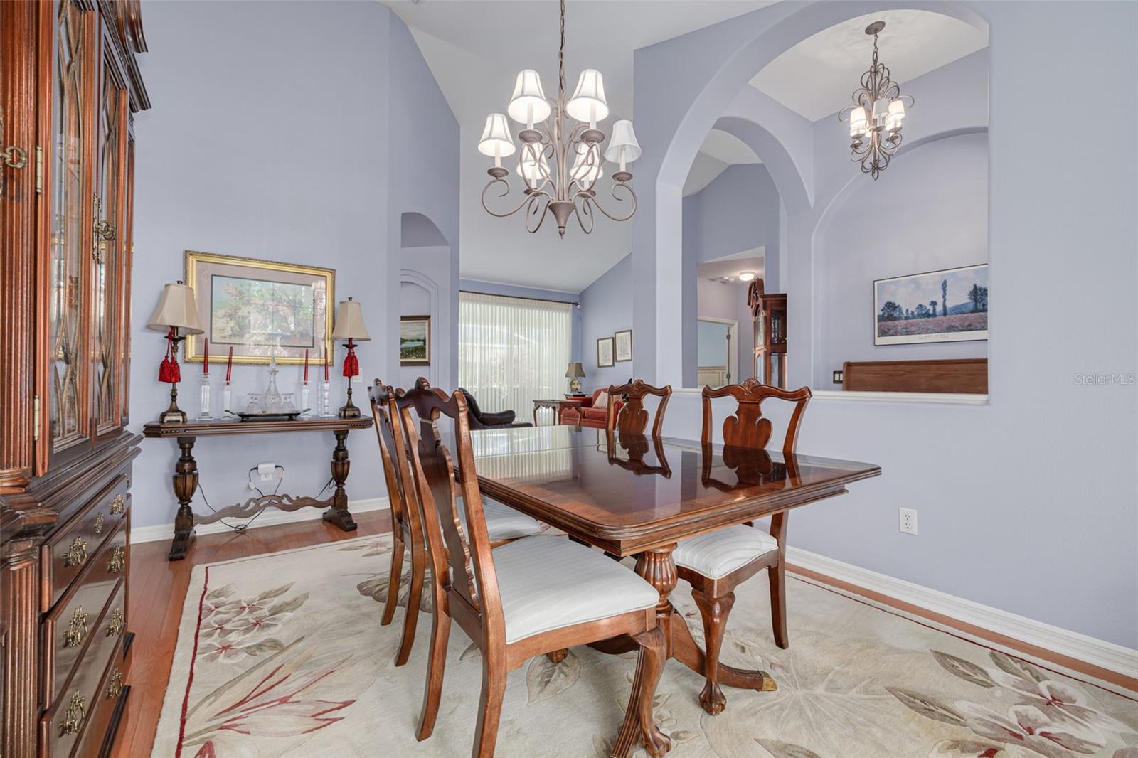 Image 11 of 47 For 9116 Woodridge Run Drive