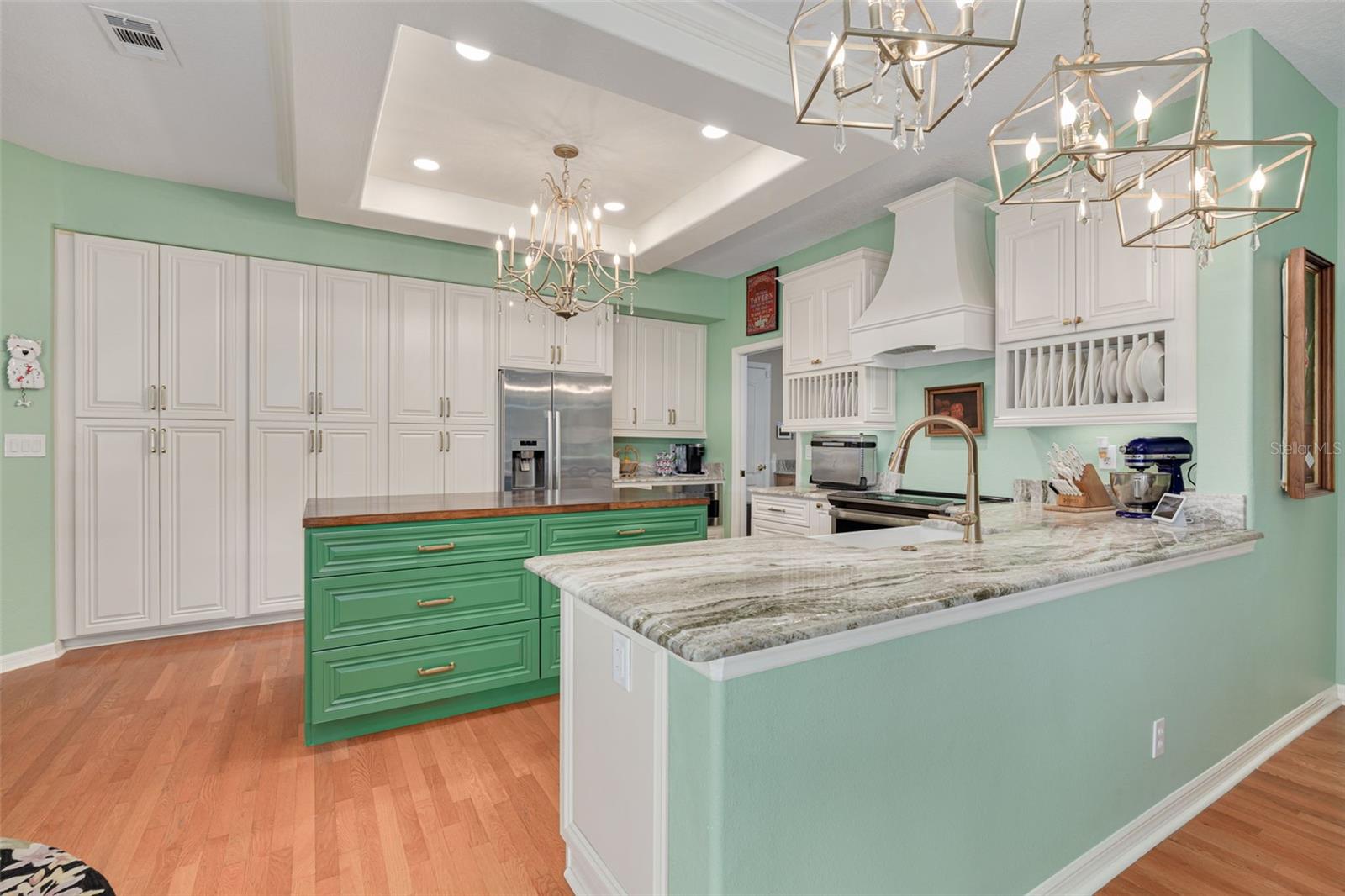 Image 15 of 47 For 9116 Woodridge Run Drive