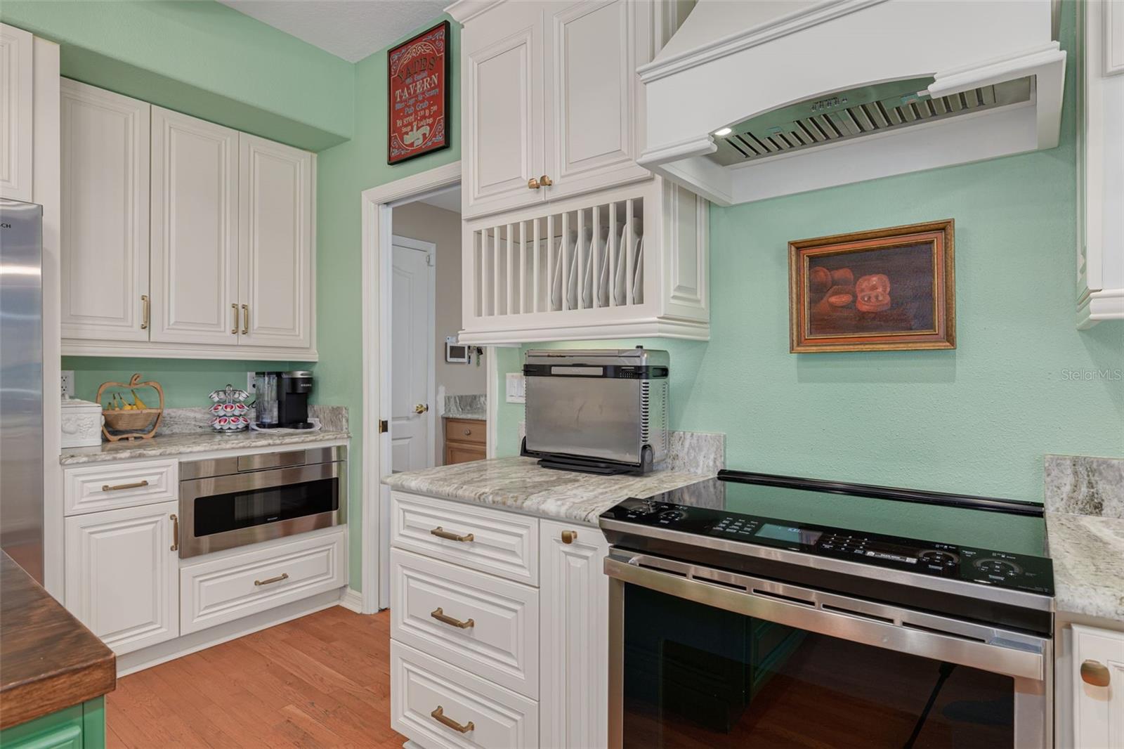 Image 16 of 47 For 9116 Woodridge Run Drive