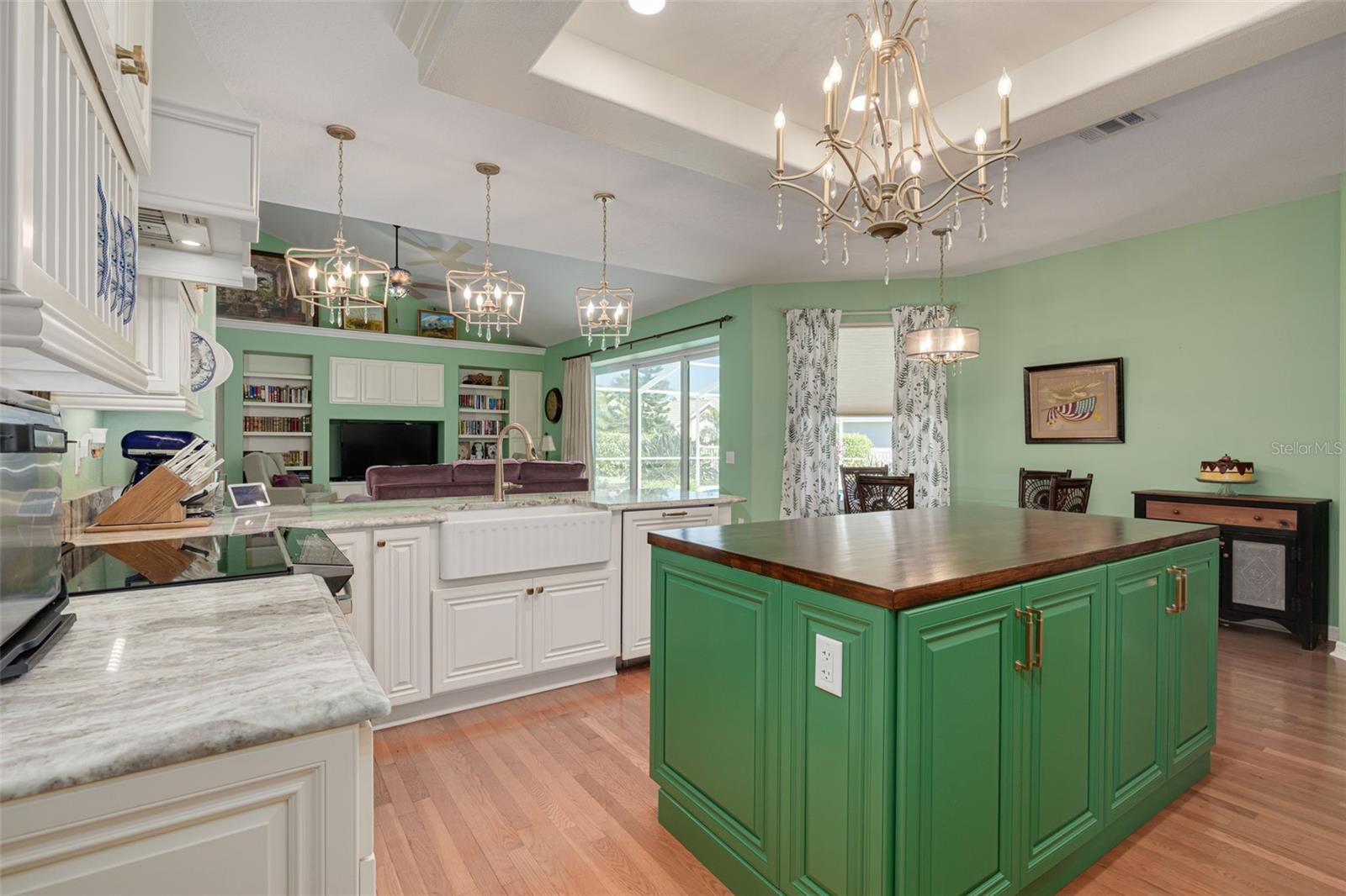 Image 17 of 47 For 9116 Woodridge Run Drive