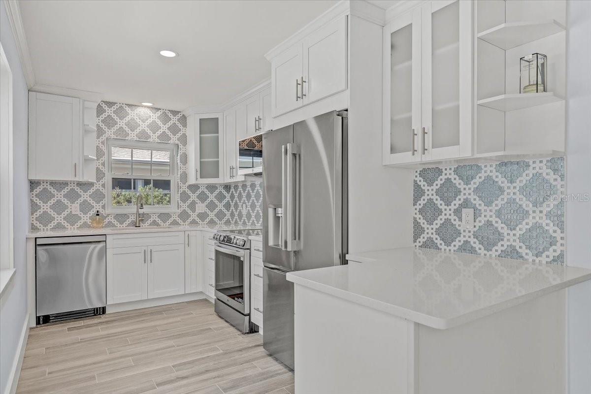 Image 11 of 51 For 59 Kipling Plaza