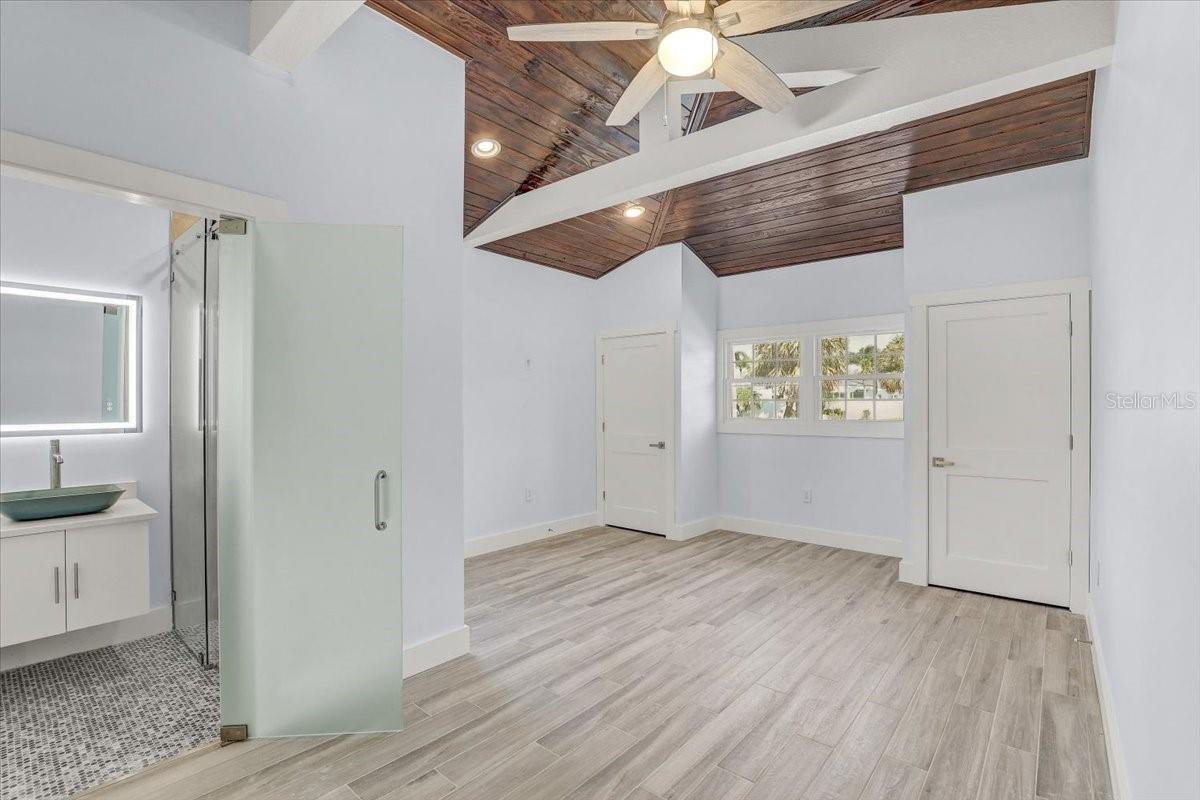 Image 13 of 51 For 59 Kipling Plaza