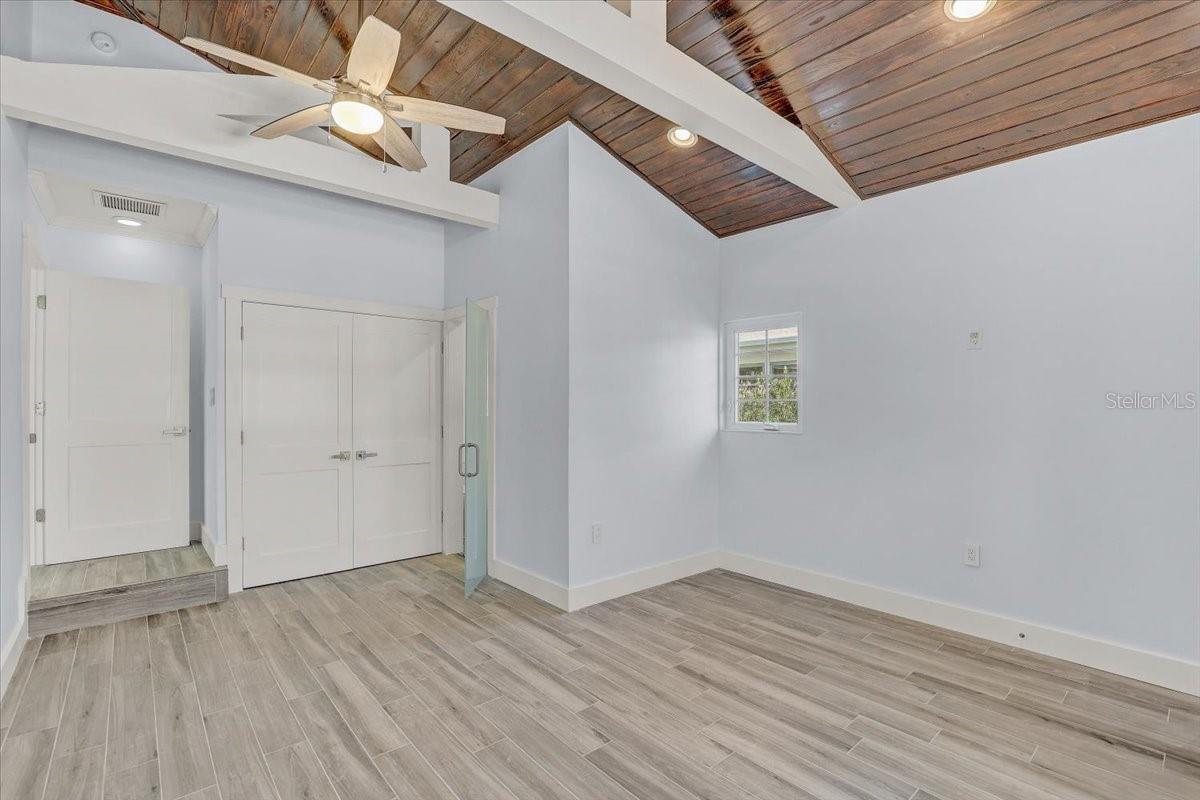 Image 15 of 51 For 59 Kipling Plaza