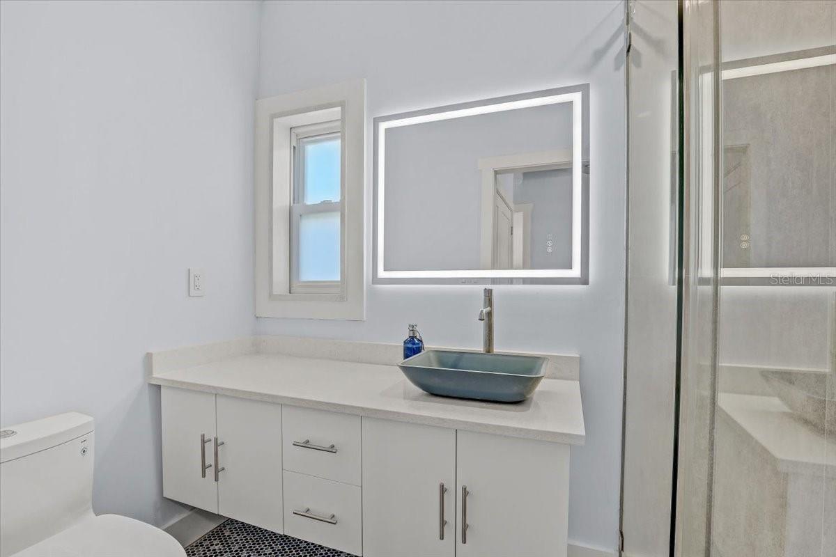 Image 16 of 51 For 59 Kipling Plaza