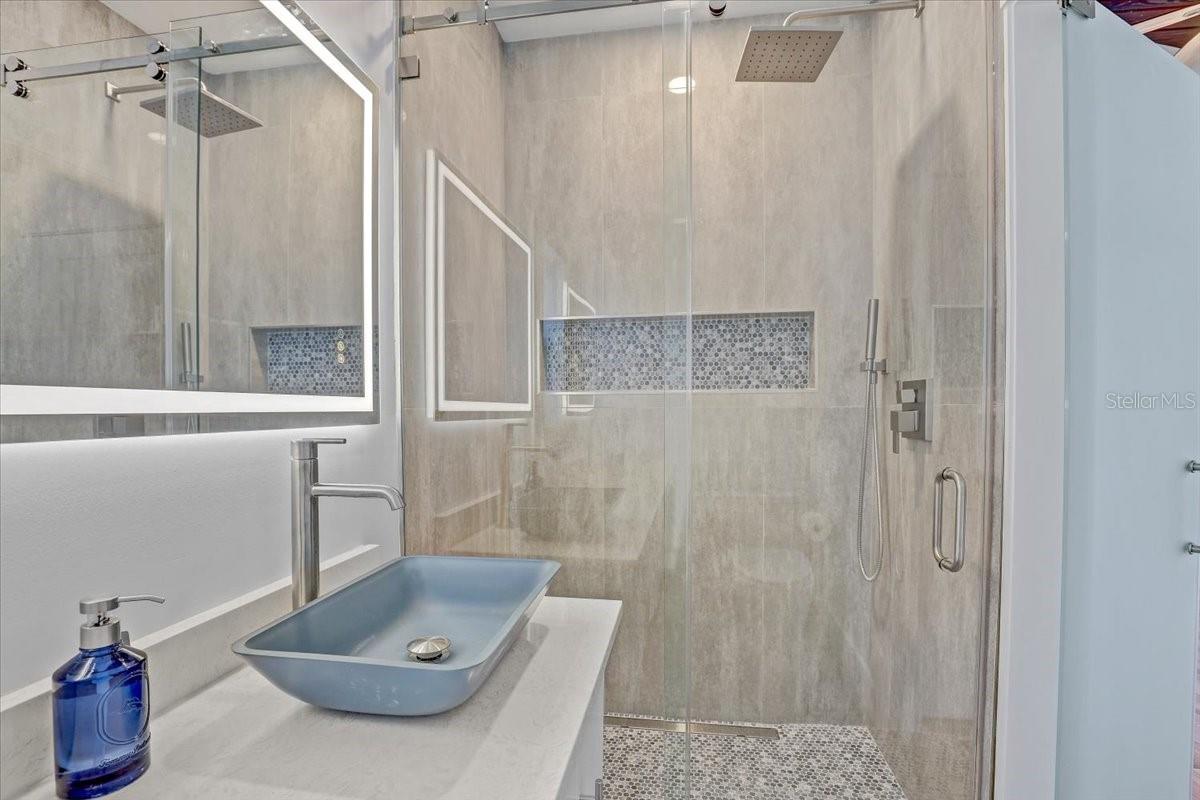 Image 17 of 51 For 59 Kipling Plaza