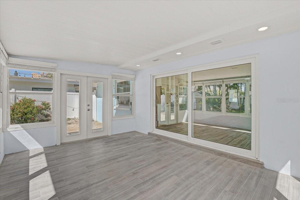 Image 27 of 51 For 59 Kipling Plaza