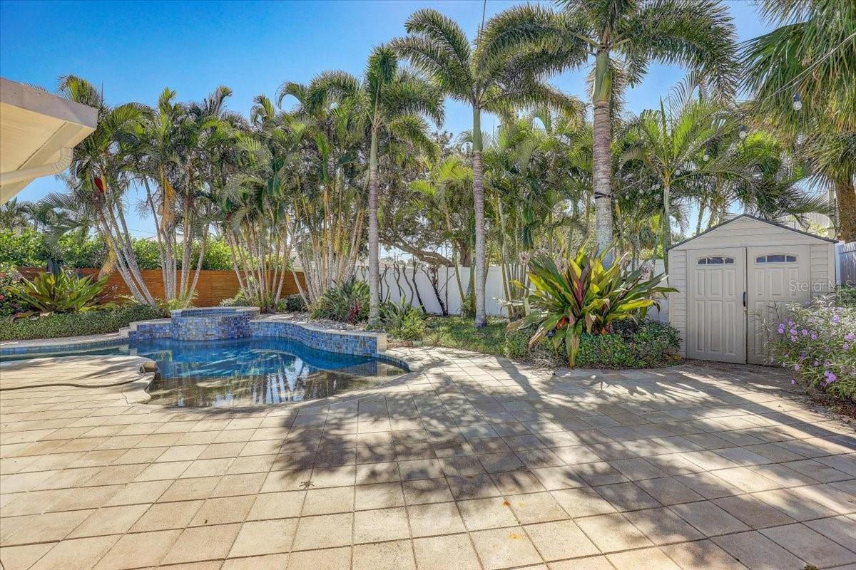 Image 28 of 51 For 59 Kipling Plaza