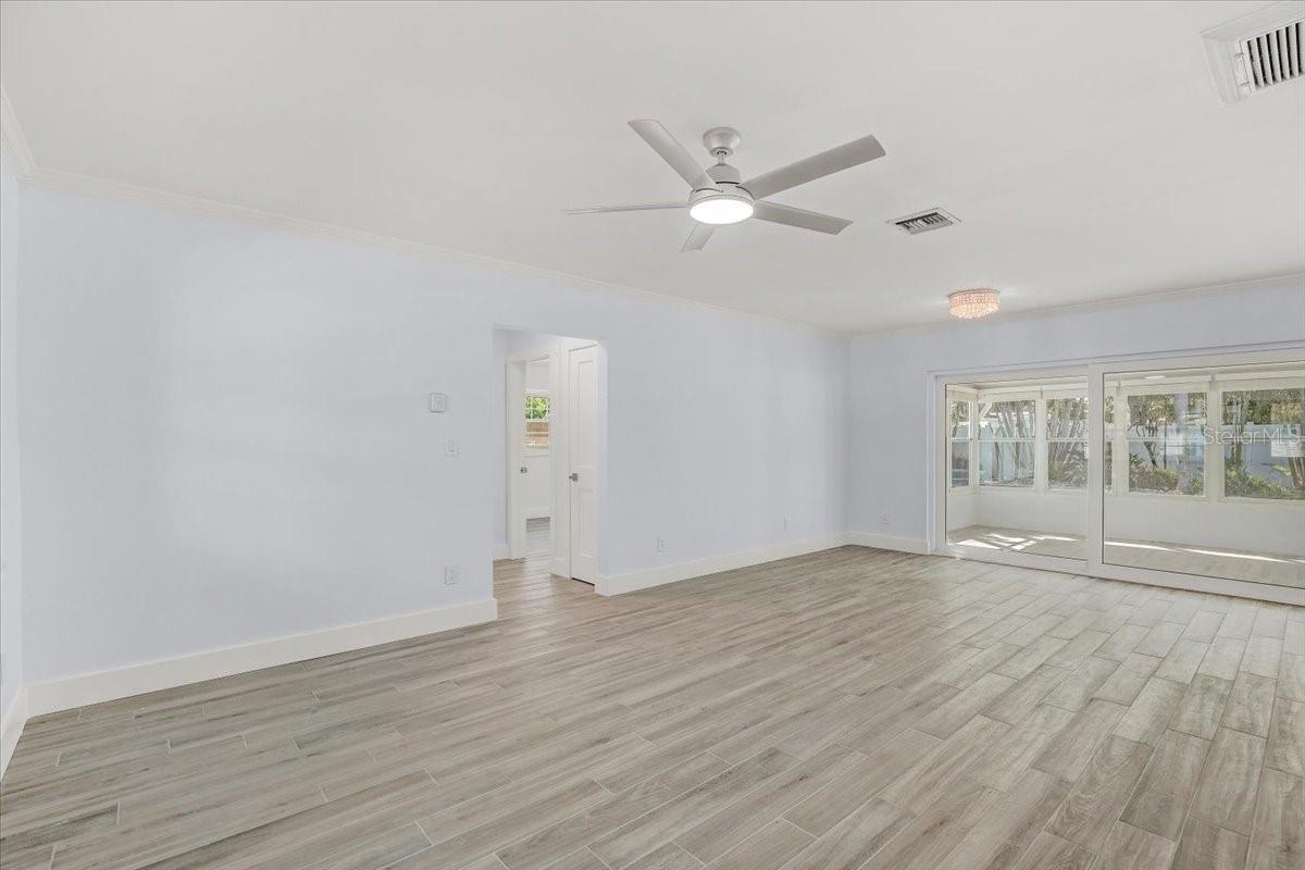 Image 5 of 51 For 59 Kipling Plaza