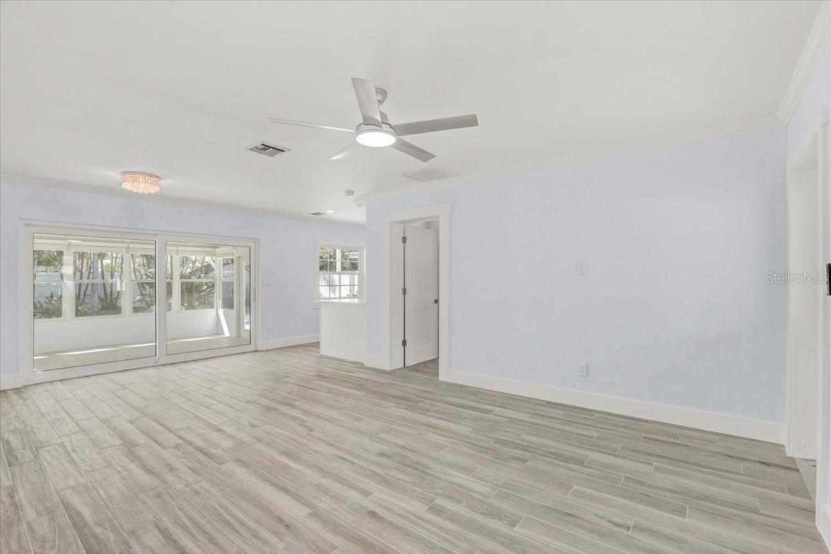 Image 6 of 51 For 59 Kipling Plaza