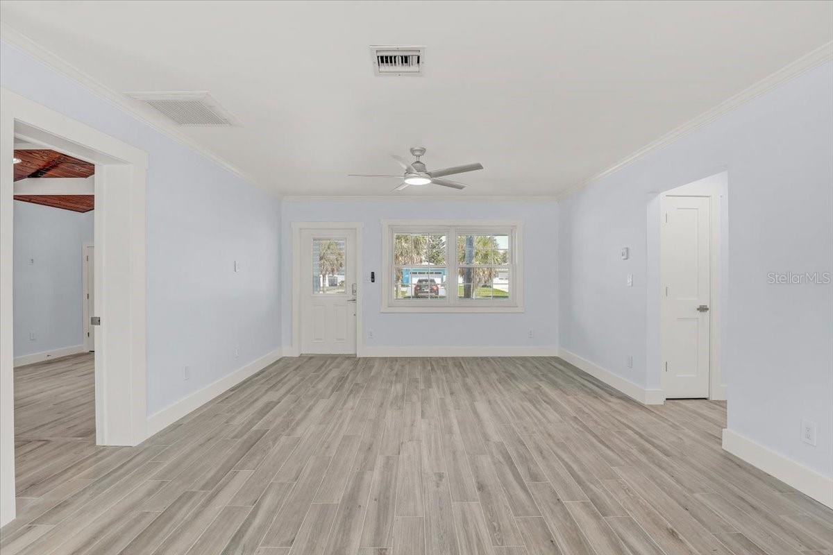 Image 7 of 51 For 59 Kipling Plaza