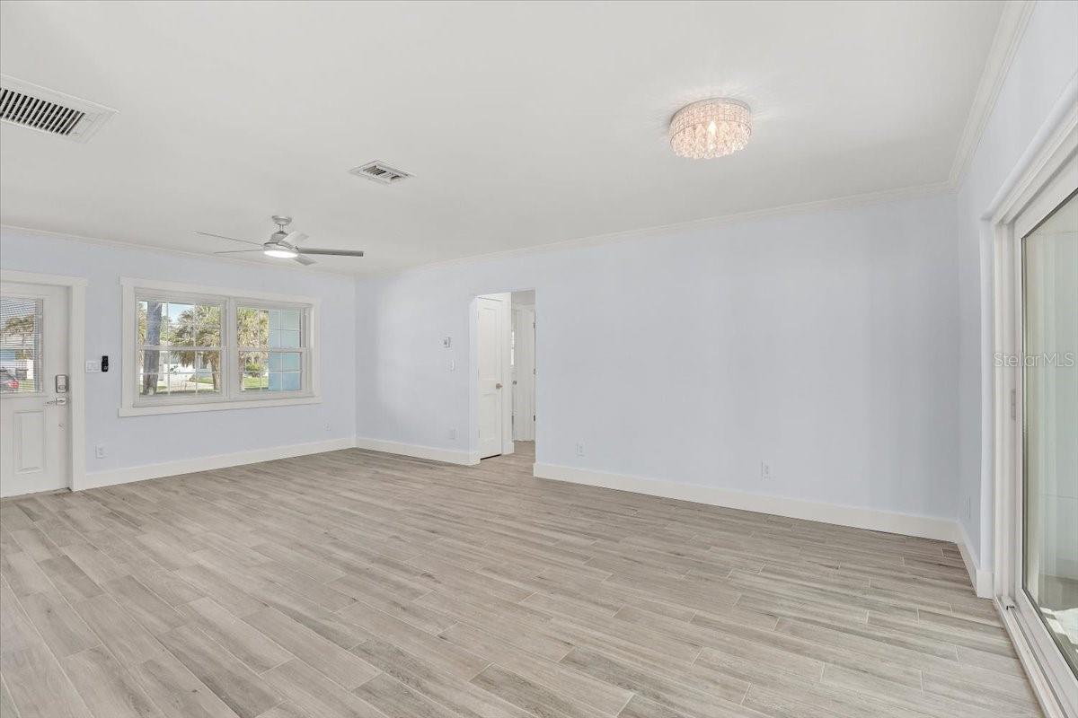 Image 9 of 51 For 59 Kipling Plaza