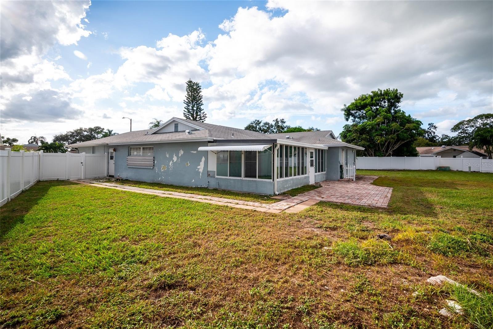 Image 25 of 33 For 11277 Sol Vista Drive
