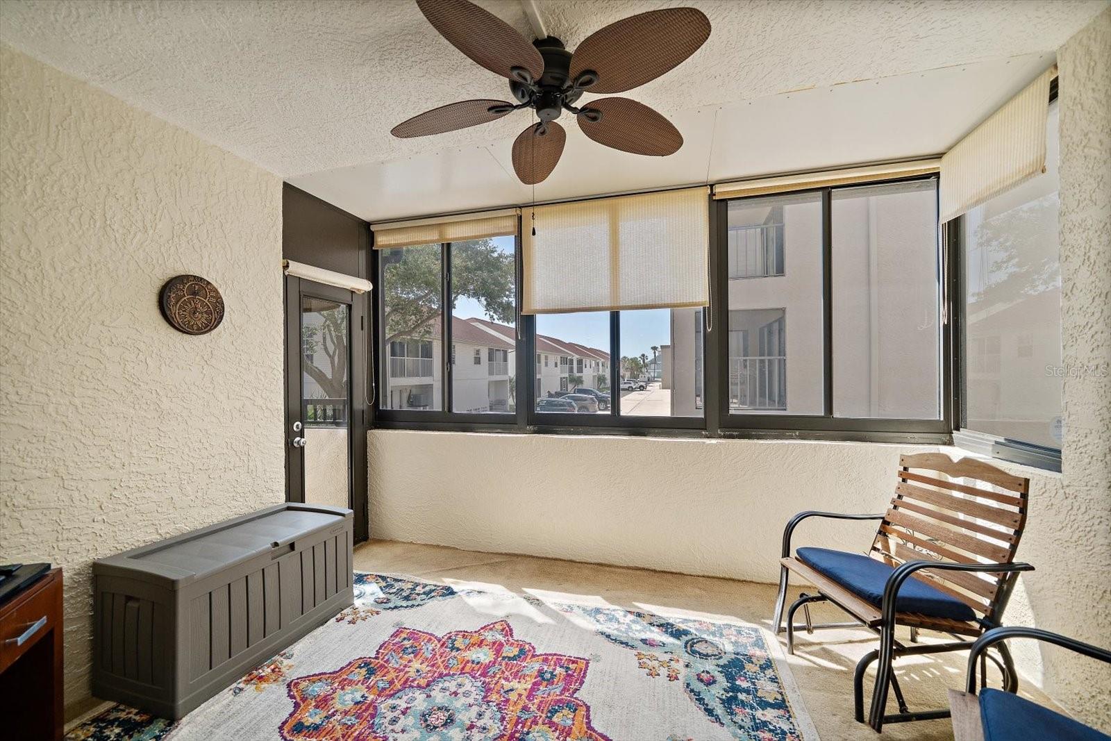 Image 22 of 55 For 19725 Gulf Boulevard 21