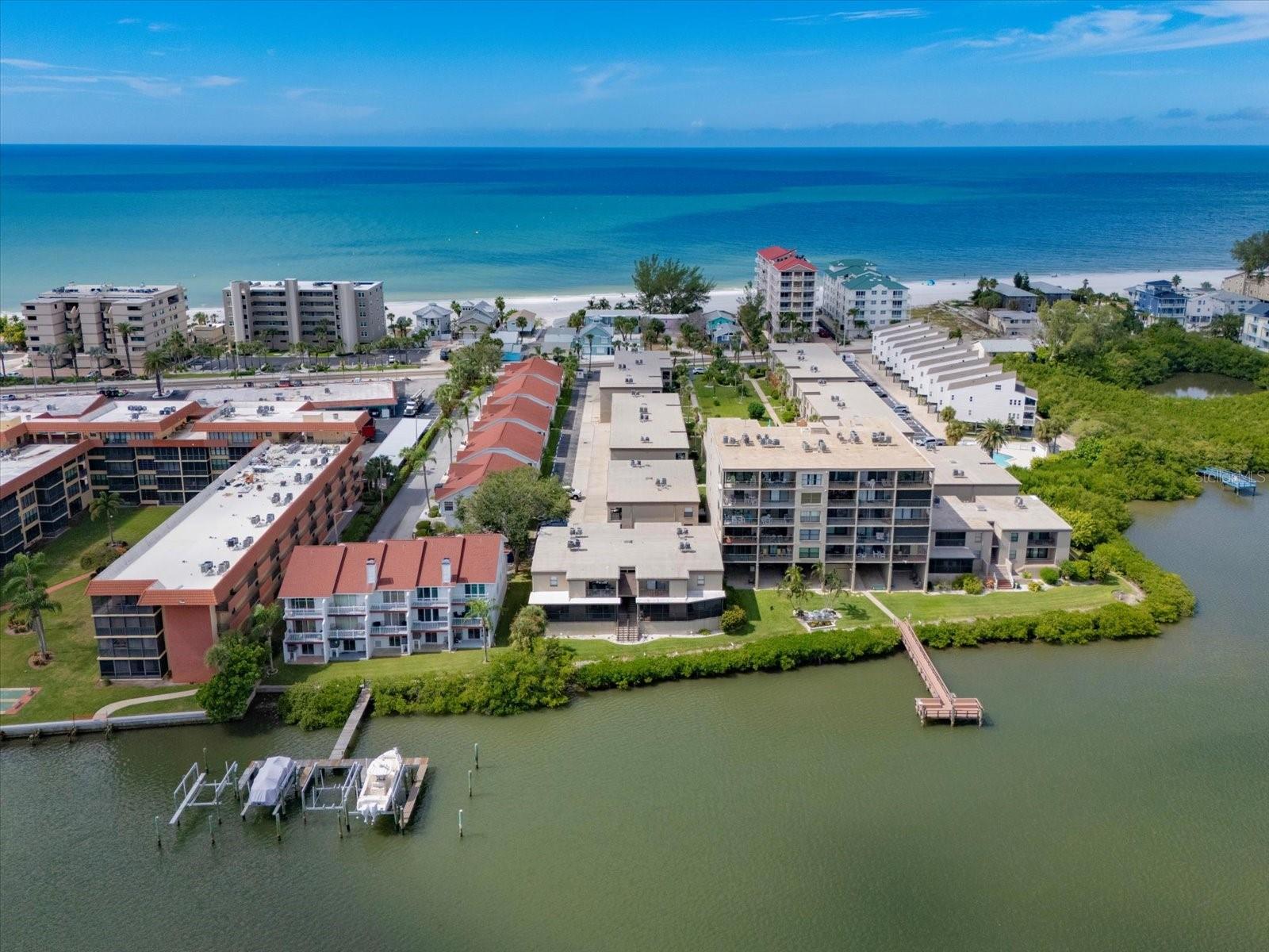 Image 3 of 55 For 19725 Gulf Boulevard 21