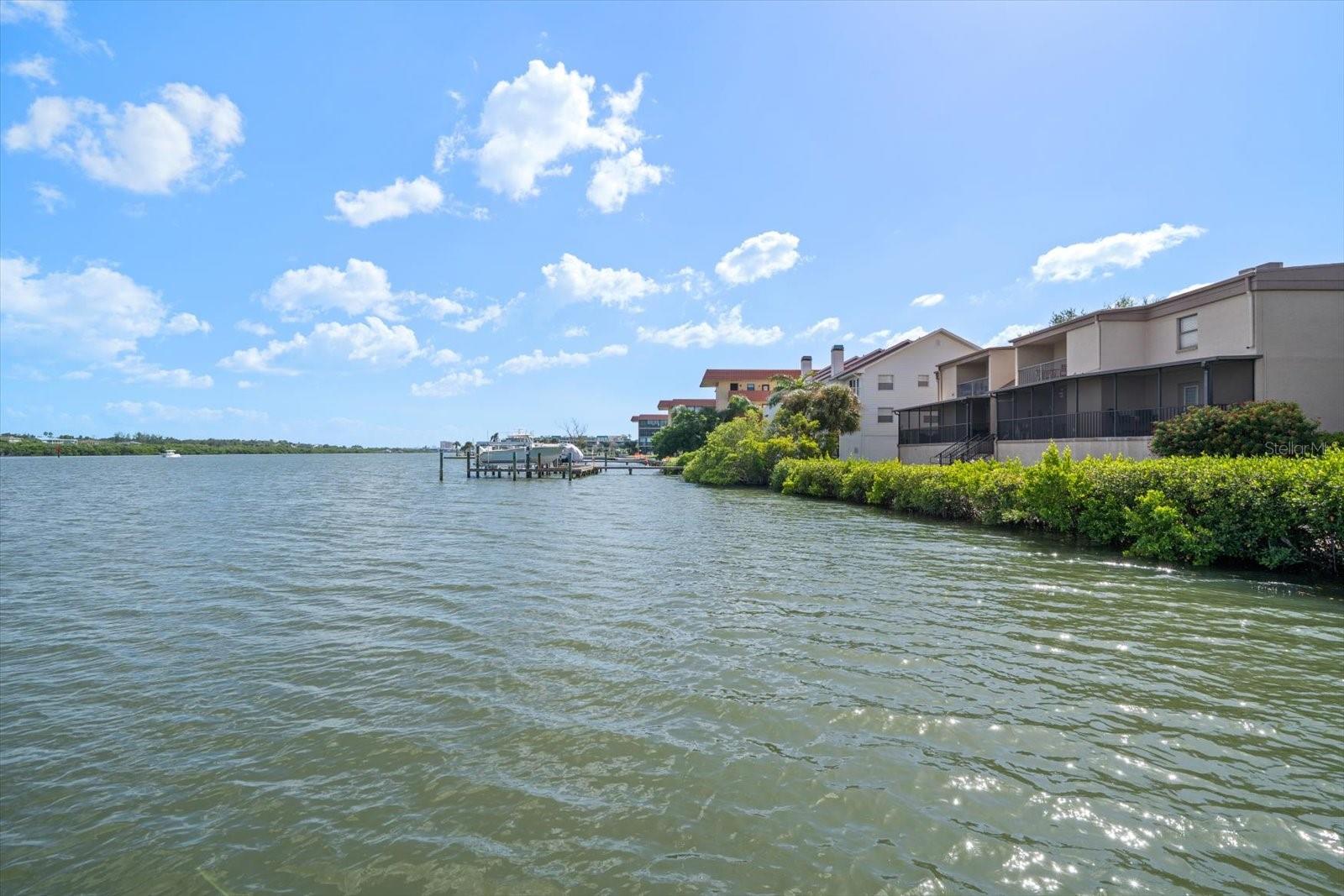 Image 46 of 55 For 19725 Gulf Boulevard 21