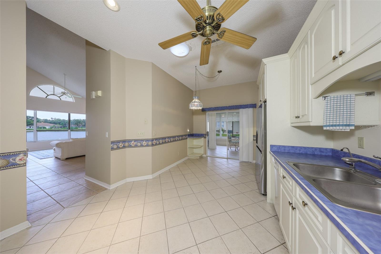 Image 14 of 100 For 1117 Mcdaniel Street 301