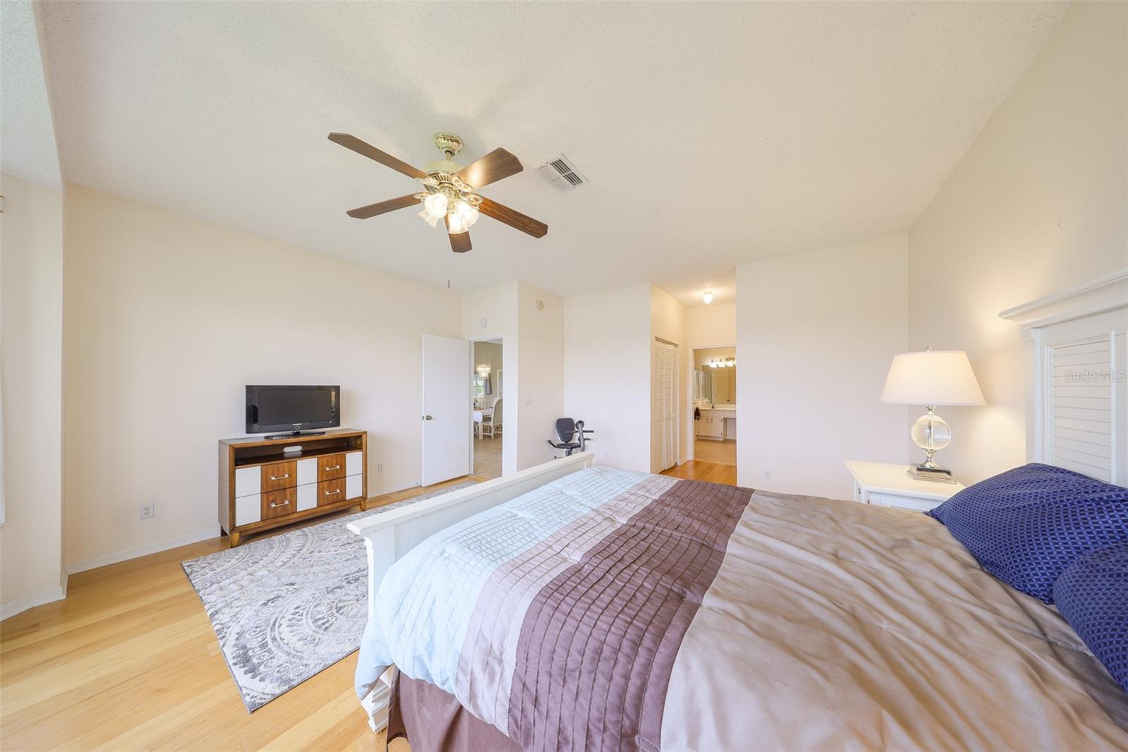 Image 22 of 100 For 1117 Mcdaniel Street 301