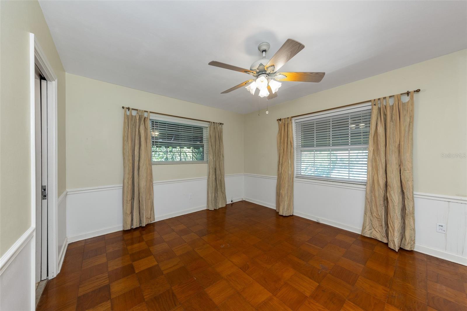 Image 15 of 25 For 251 Garden Circle