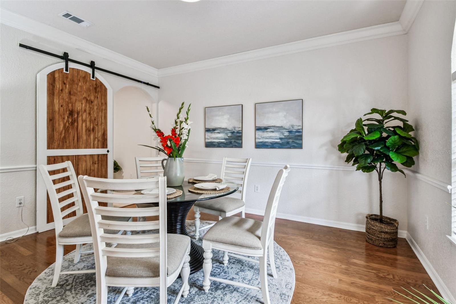 Image 4 of 69 For 6606 Buckingham Palms Way
