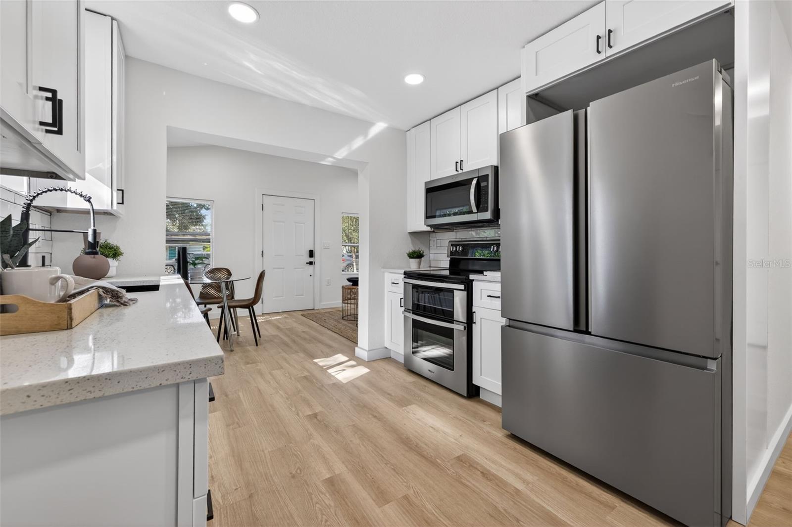 Listing photo id 15 for 3307 25th St N