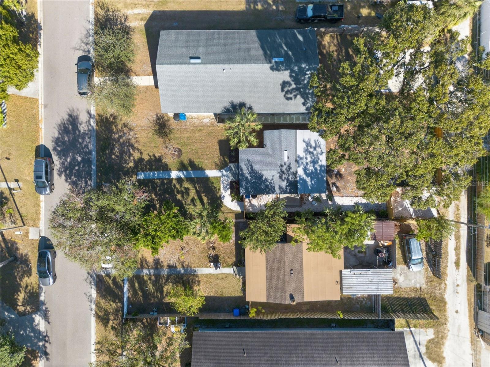 Listing photo id 31 for 3307 25th St N