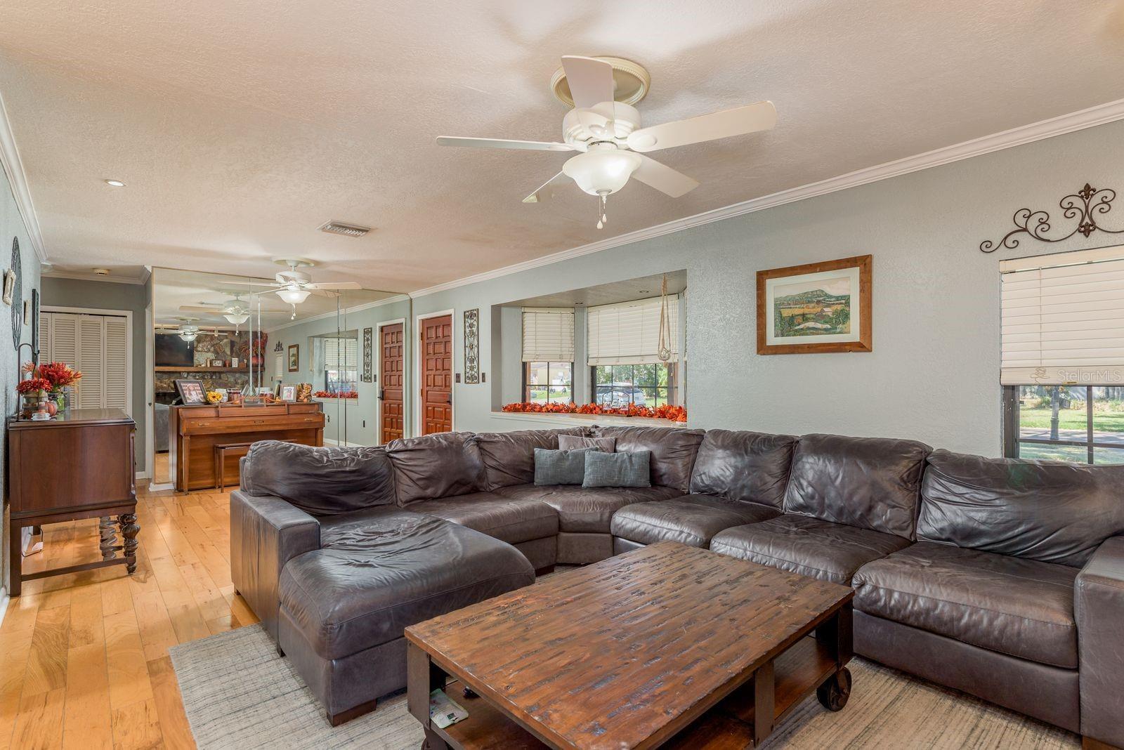 Listing photo id 8 for 8381 56th Way N