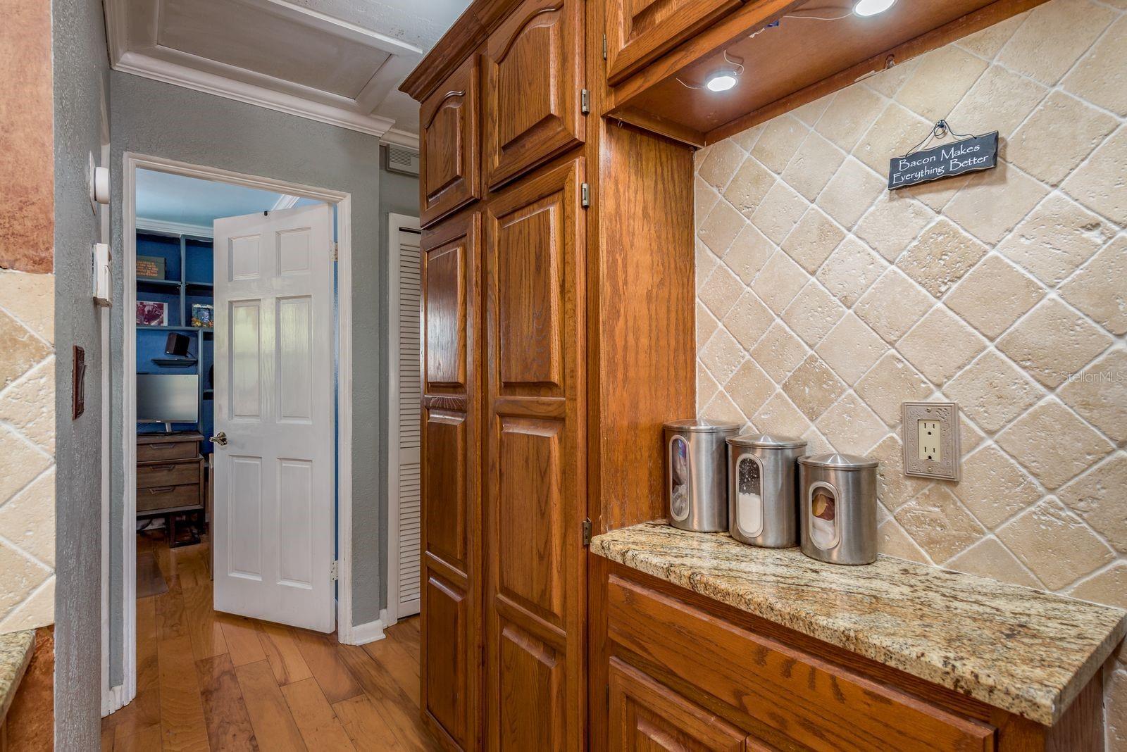 Listing photo id 12 for 8381 56th Way N