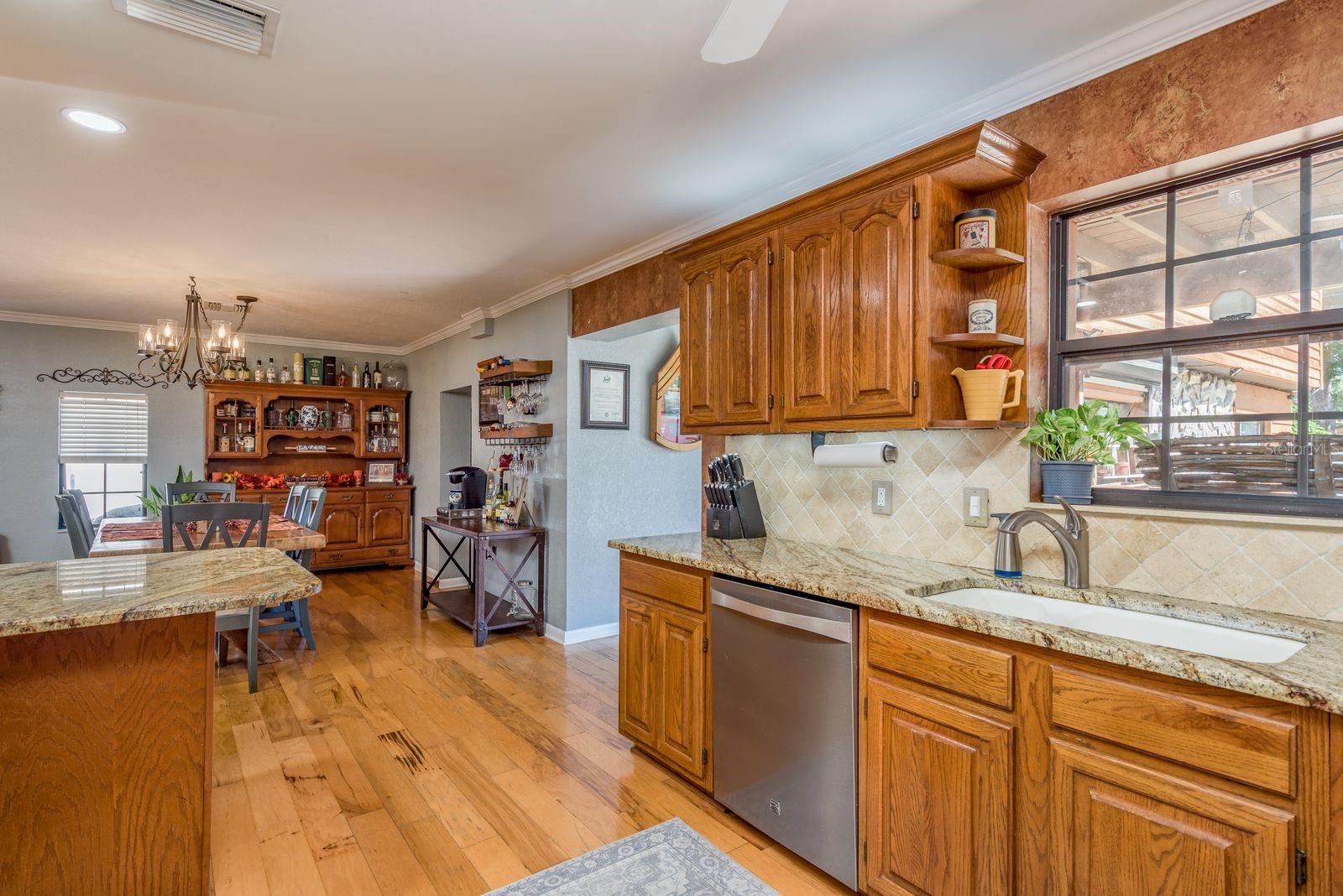 Listing photo id 13 for 8381 56th Way N