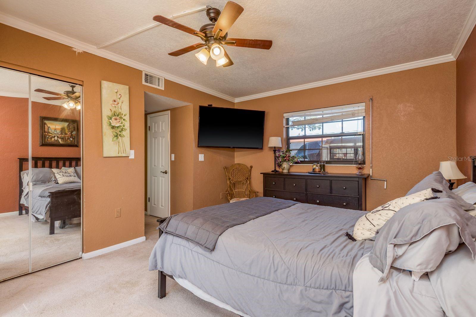 Listing photo id 29 for 8381 56th Way N