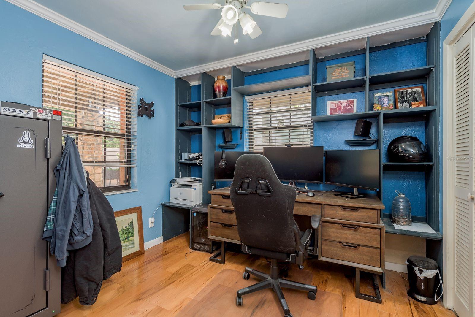 Listing photo id 31 for 8381 56th Way N